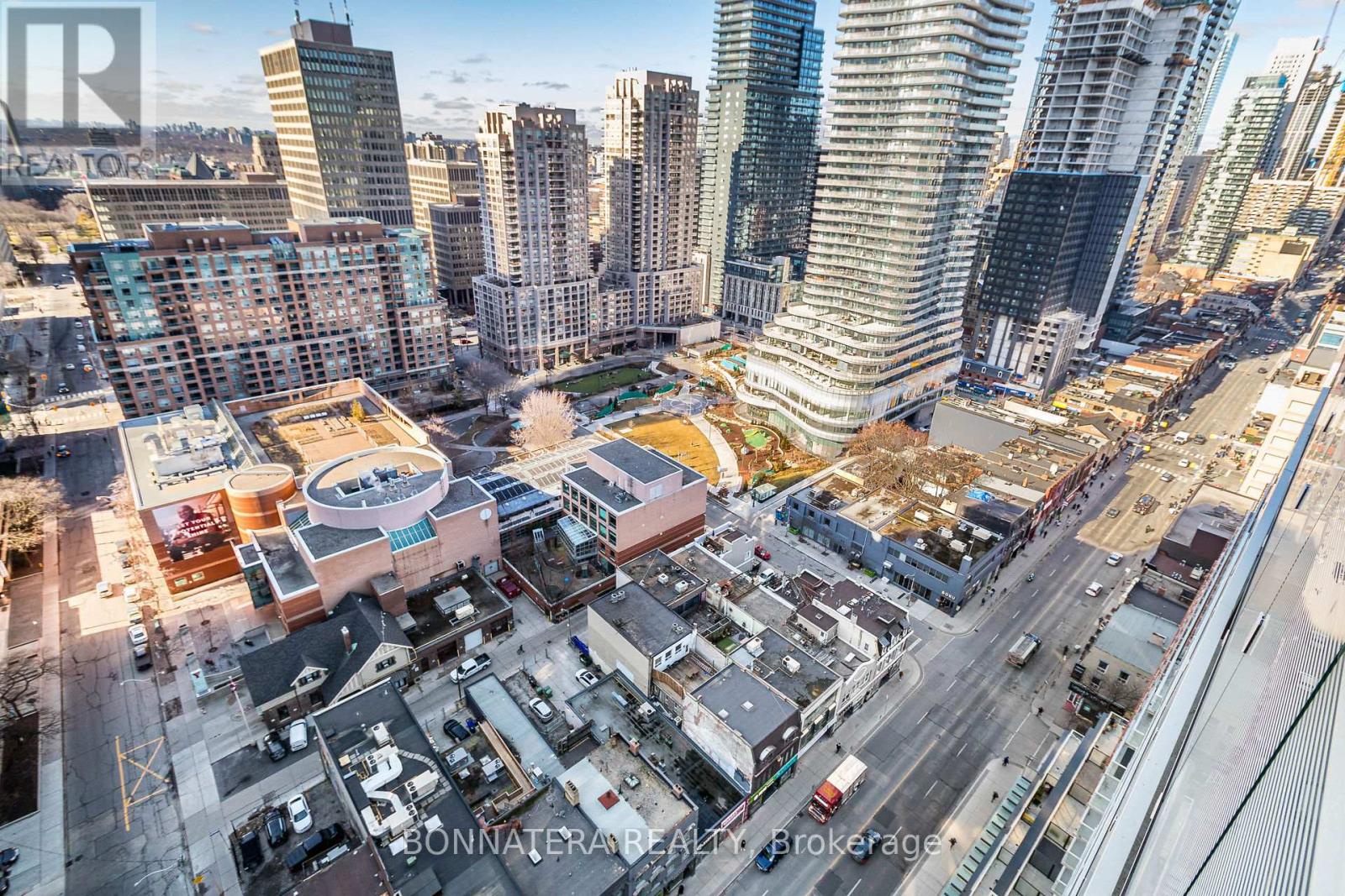 2113 - 501 Yonge Street, Toronto (church-yonge Corridor), Ontario