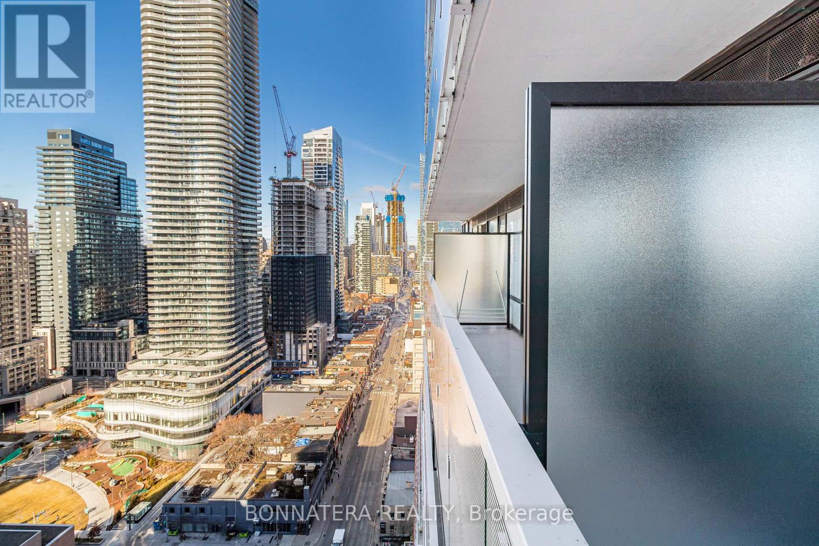 2113 - 501 Yonge Street, Toronto (church-yonge Corridor), Ontario