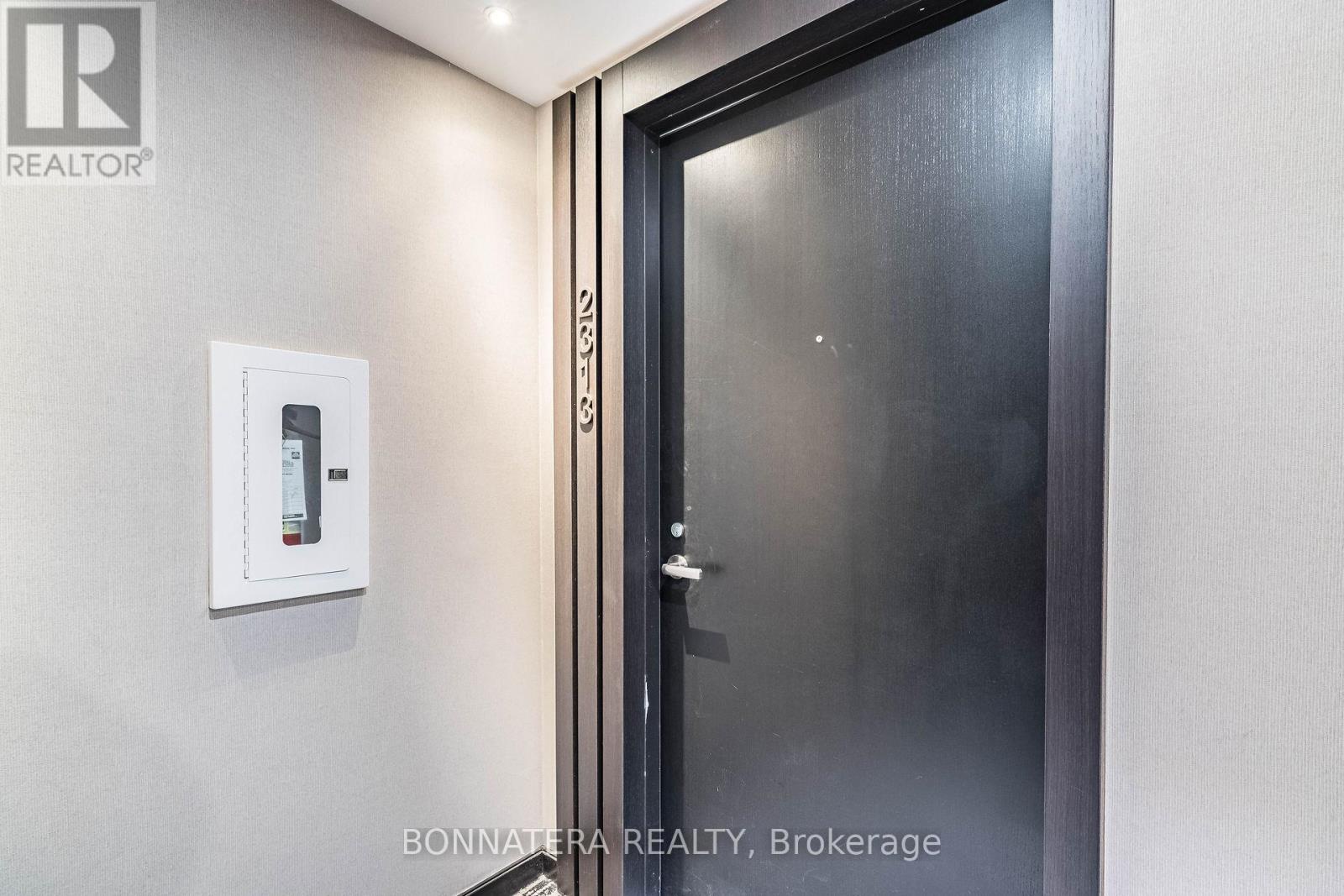 2113 - 501 Yonge Street, Toronto (church-yonge Corridor), Ontario