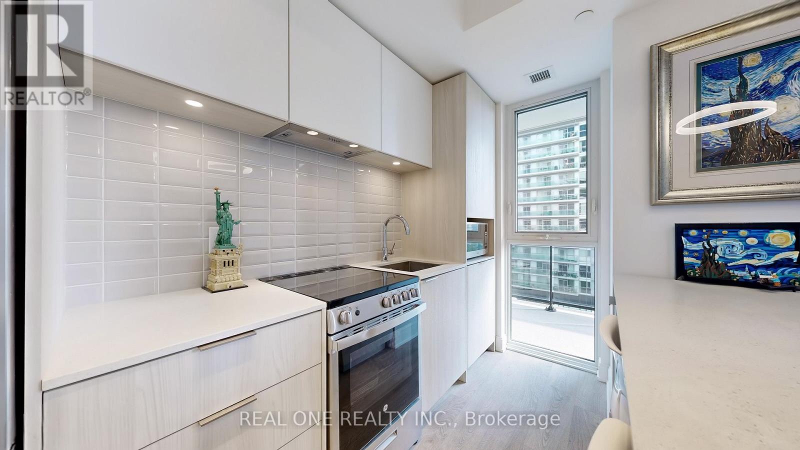 808 - 70 Annie Craig Drive, Toronto (mimico), Ontario