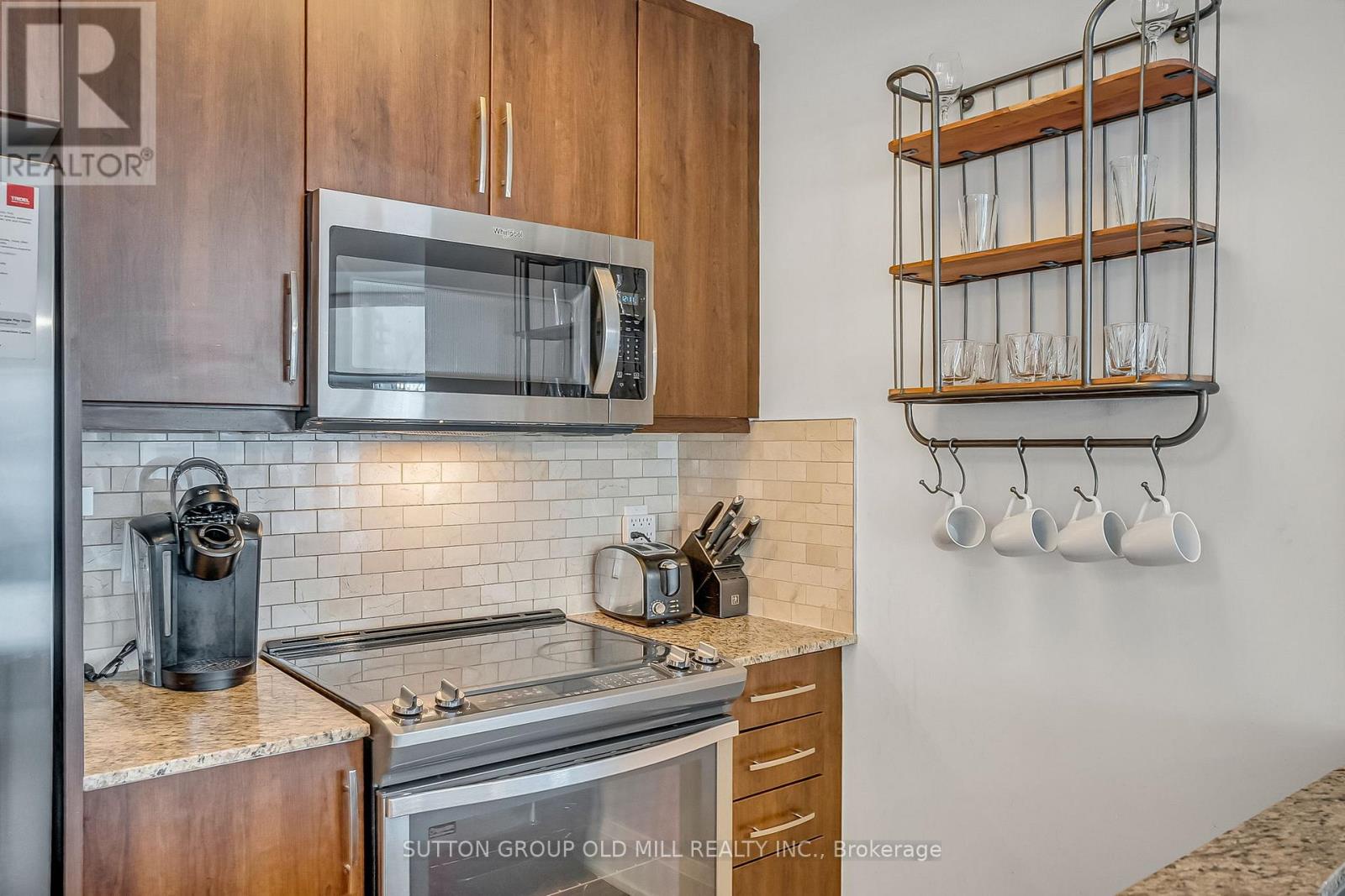 402 - 2 Old Mill Drive, Toronto (high Park-swansea), Ontario