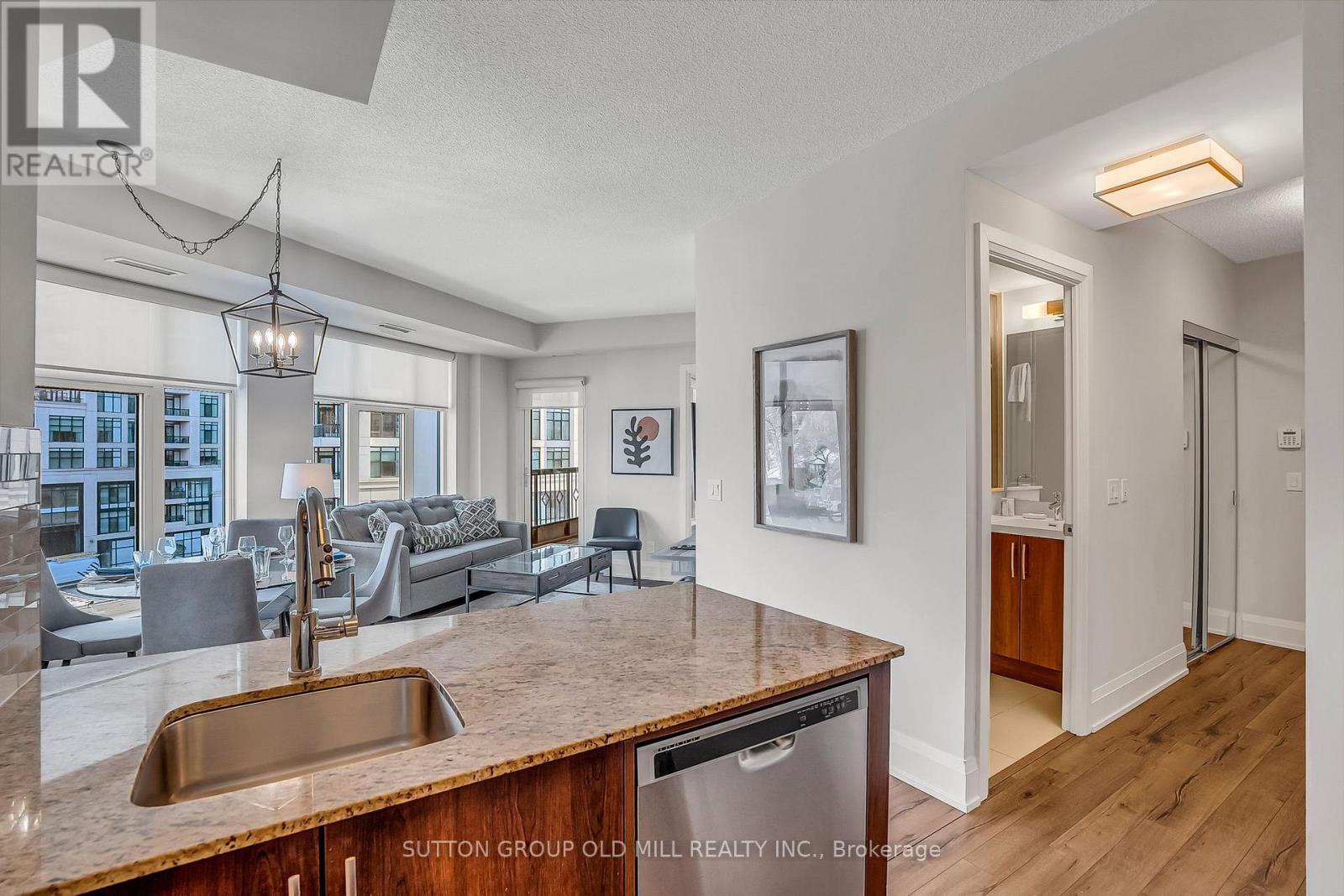 402 - 2 Old Mill Drive, Toronto (high Park-swansea), Ontario