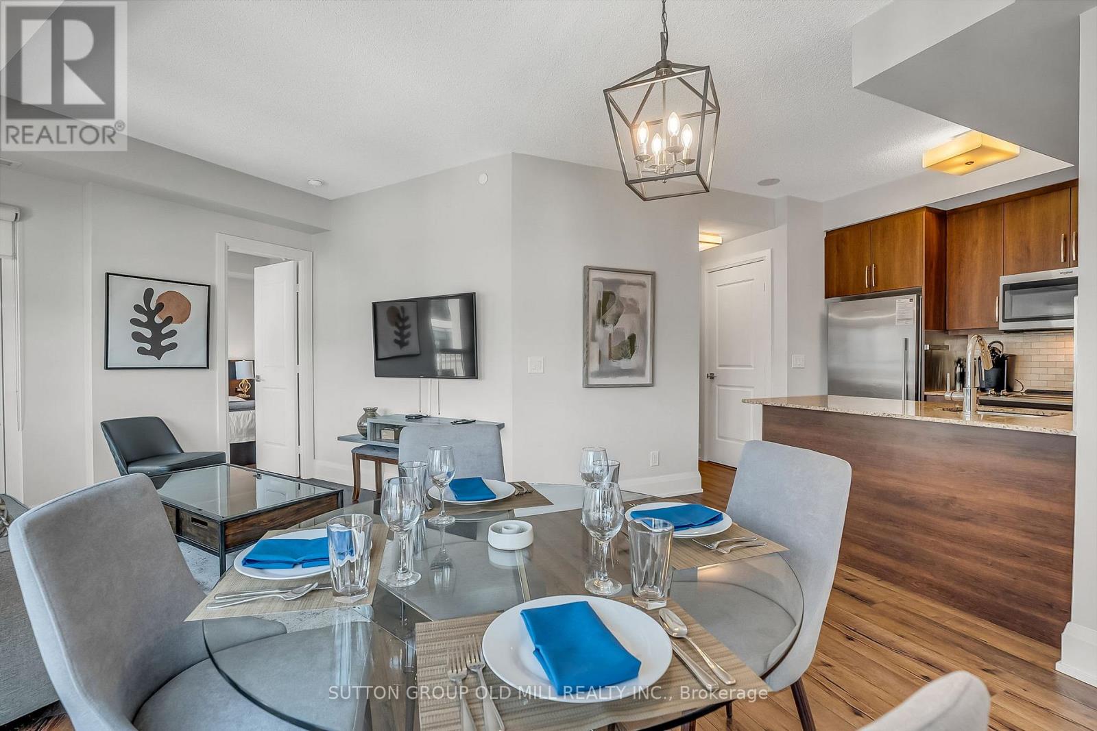 402 - 2 Old Mill Drive, Toronto (high Park-swansea), Ontario