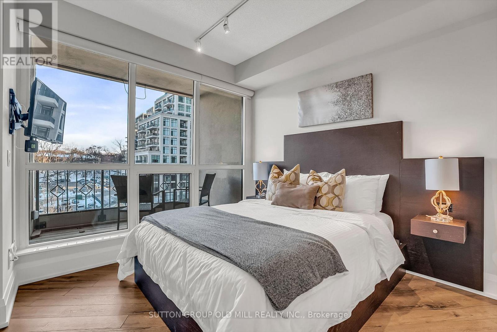 402 - 2 Old Mill Drive, Toronto (high Park-swansea), Ontario