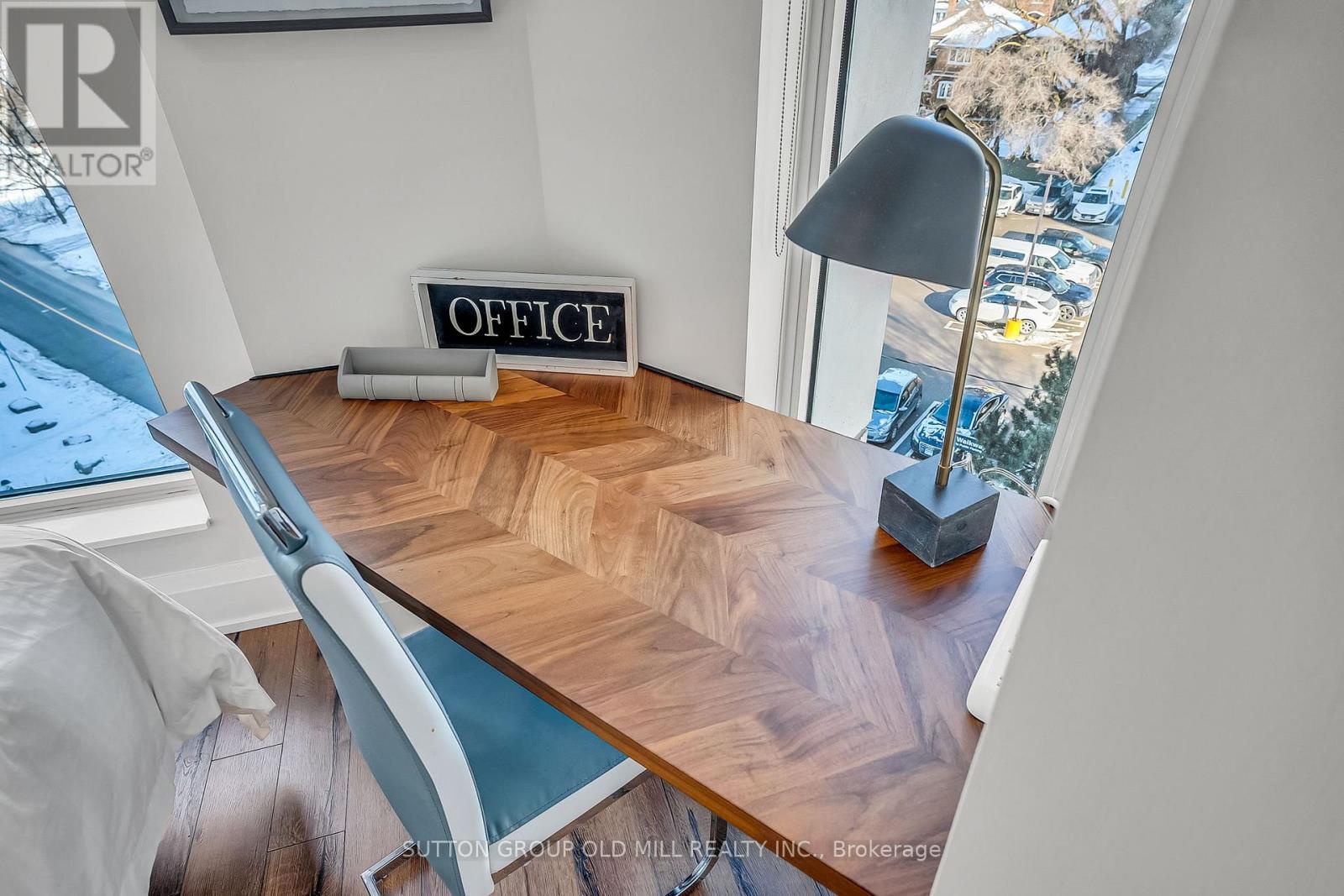 402 - 2 Old Mill Drive, Toronto (high Park-swansea), Ontario