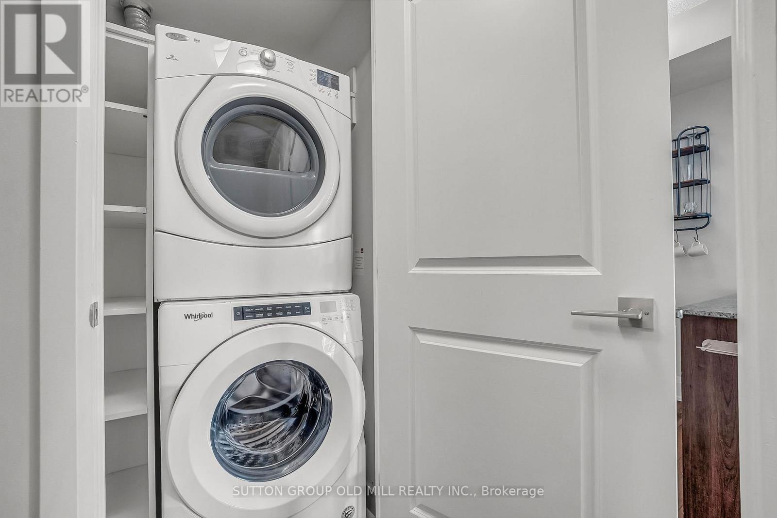 402 - 2 Old Mill Drive, Toronto (high Park-swansea), Ontario