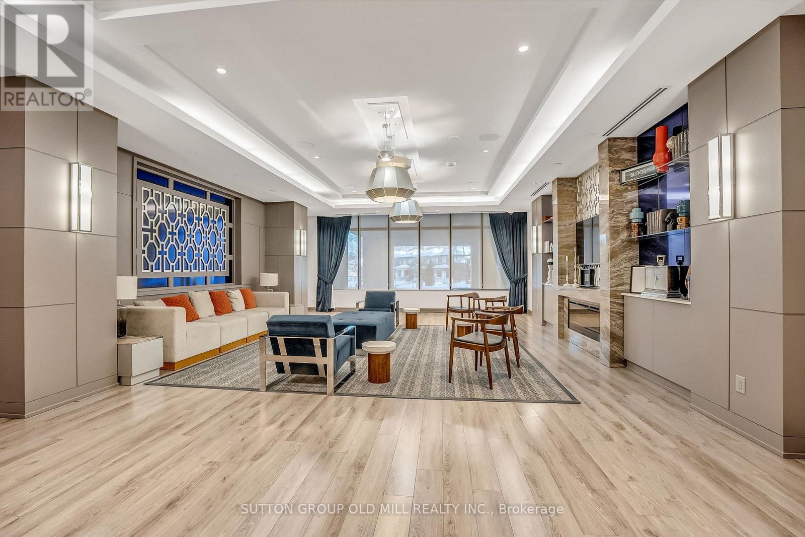 402 - 2 Old Mill Drive, Toronto (high Park-swansea), Ontario