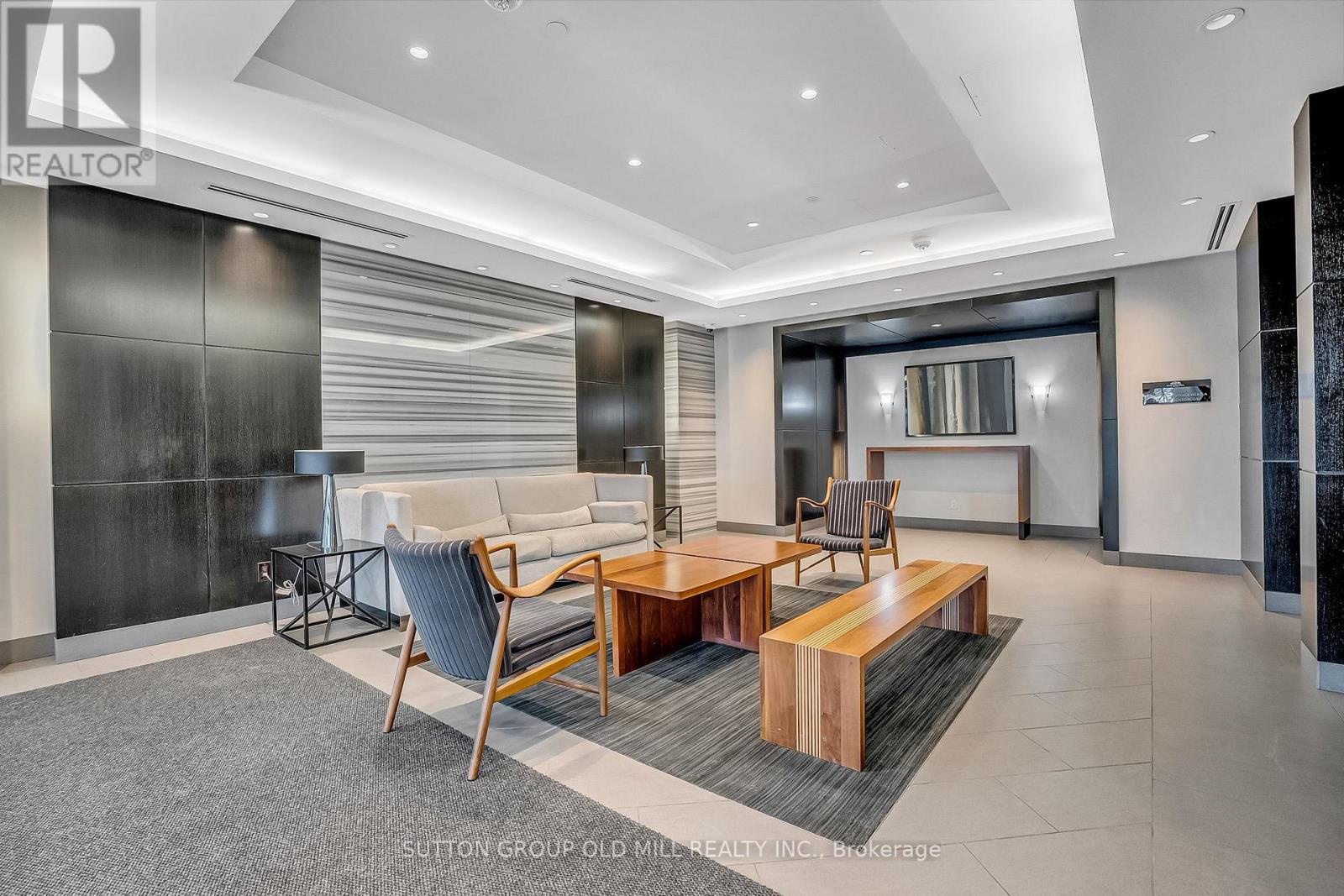 402 - 2 Old Mill Drive, Toronto (high Park-swansea), Ontario