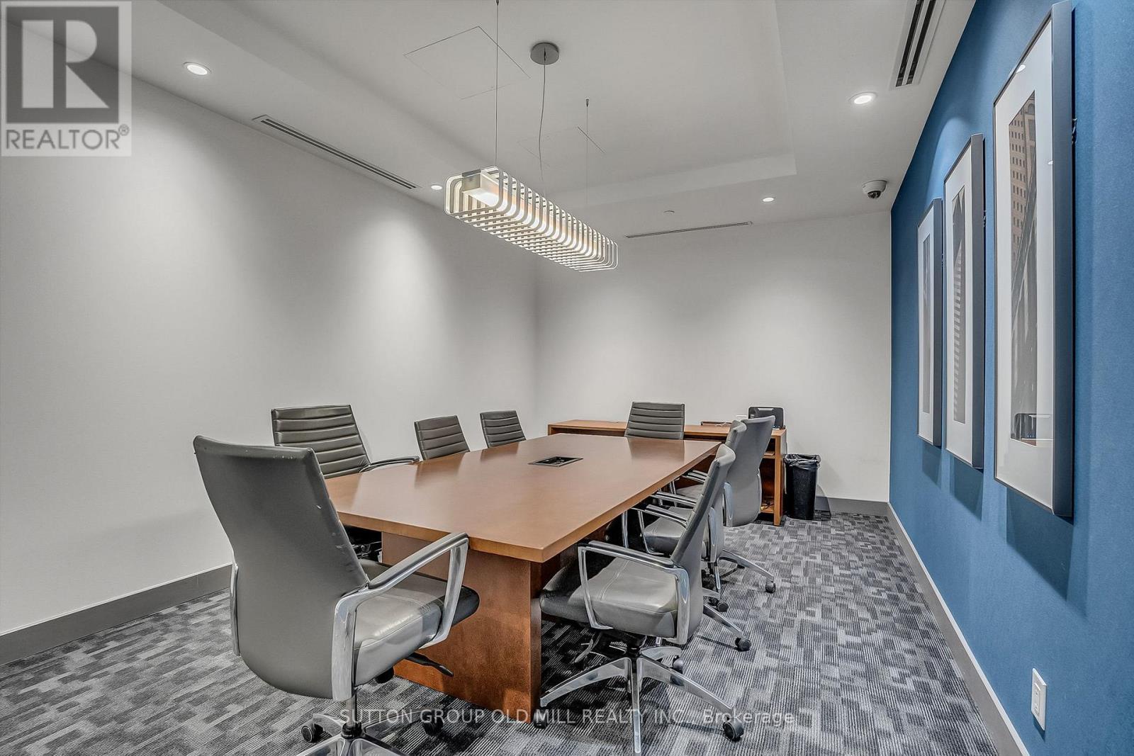 402 - 2 Old Mill Drive, Toronto (high Park-swansea), Ontario