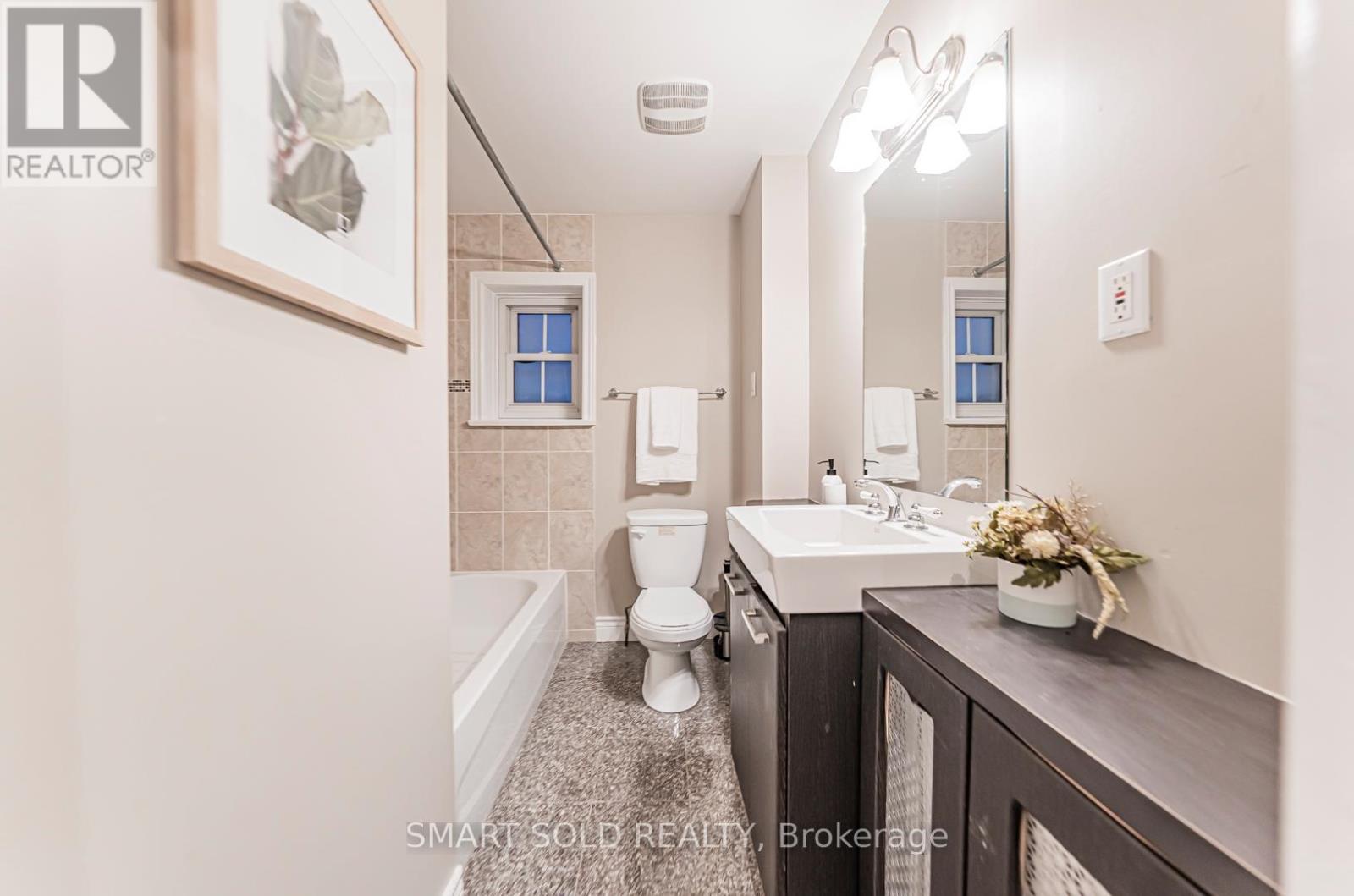 889 Avenue Road, Toronto (yonge-eglinton), Ontario