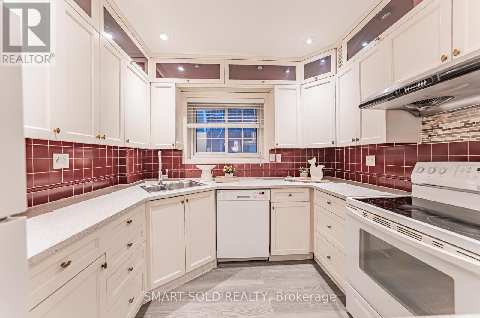 889 Avenue Road, Toronto (yonge-eglinton), Ontario