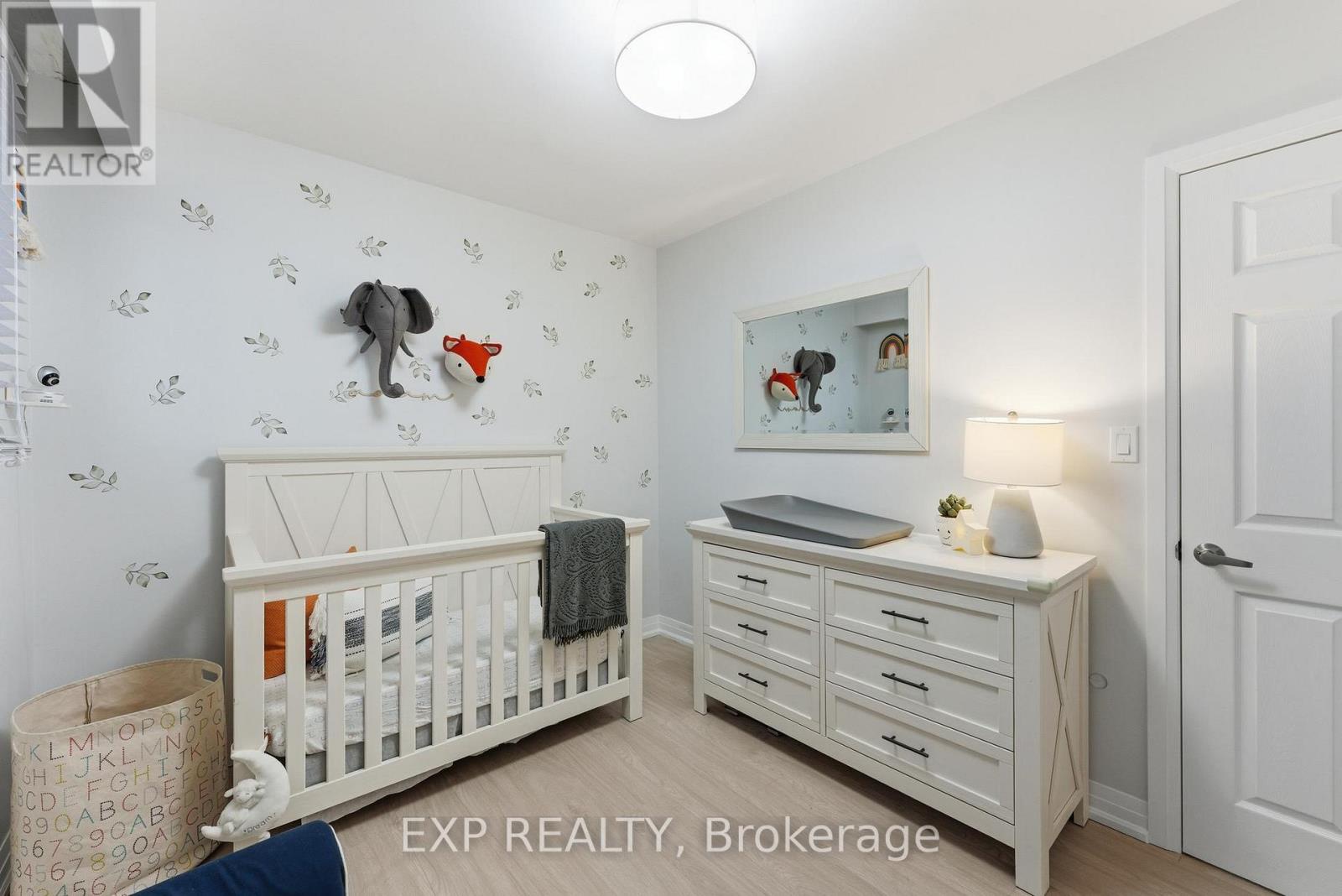 5 Hatherley Road, Toronto (caledonia-fairbank), Ontario