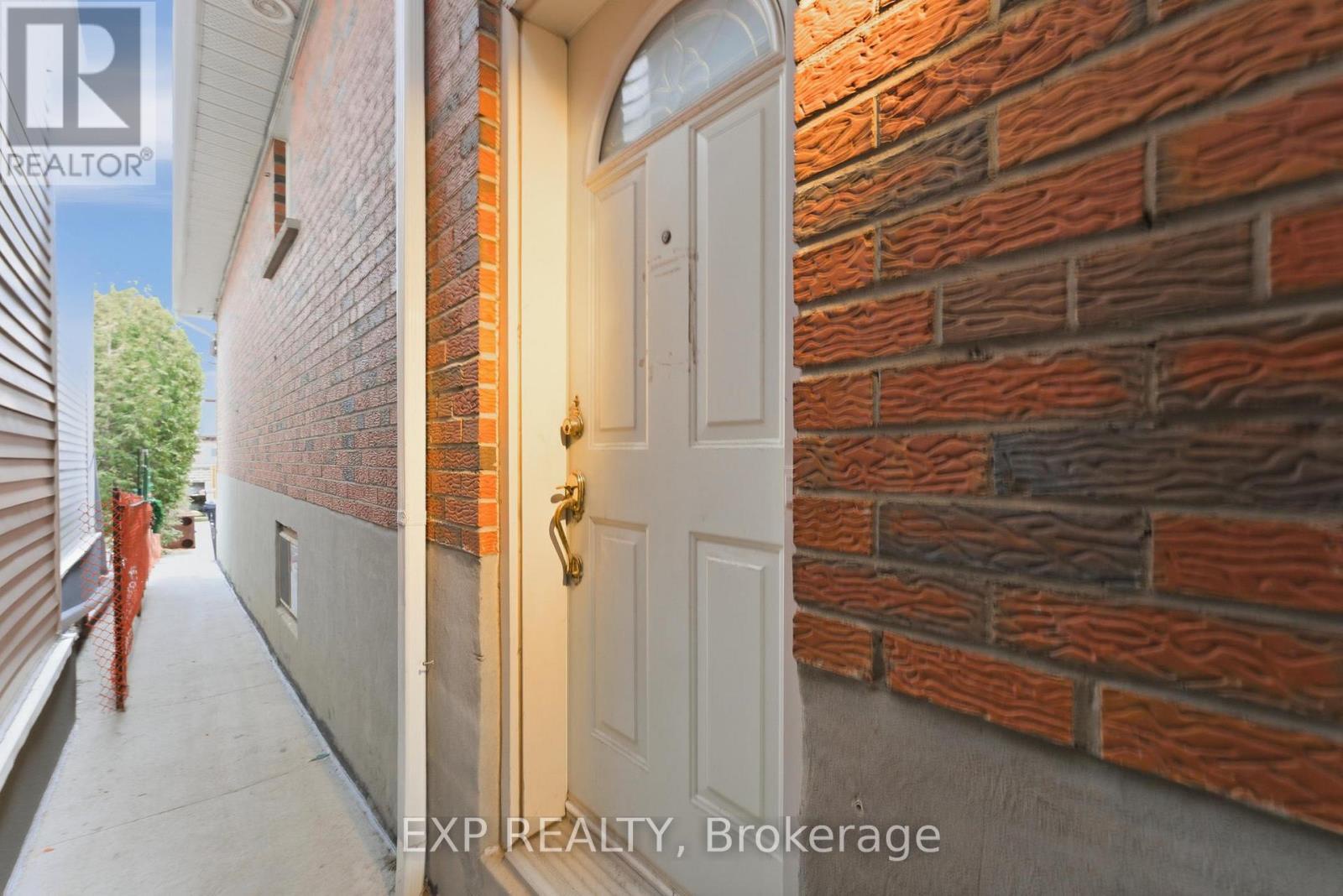 5 Hatherley Road, Toronto (caledonia-fairbank), Ontario