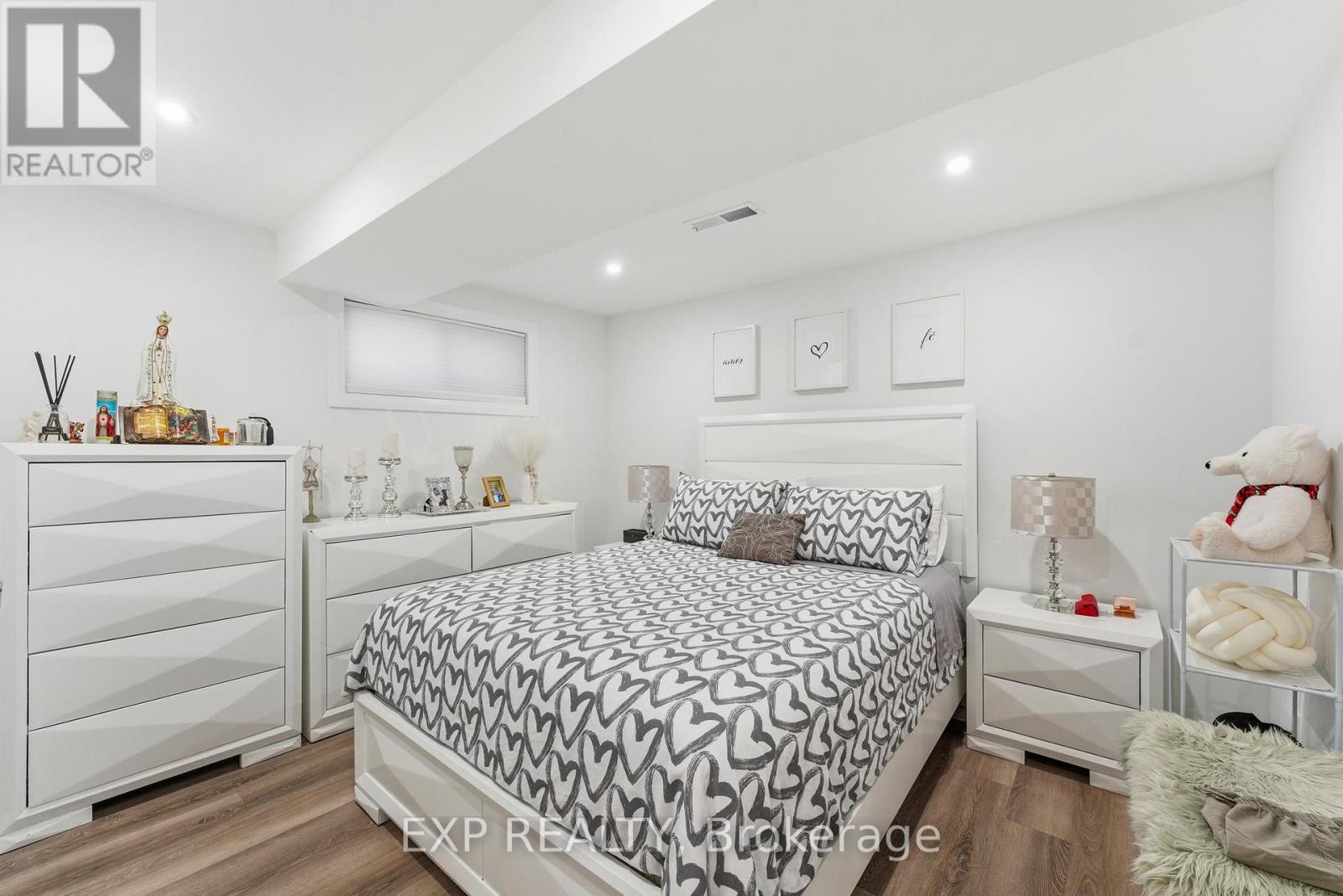 5 Hatherley Road, Toronto (caledonia-fairbank), Ontario