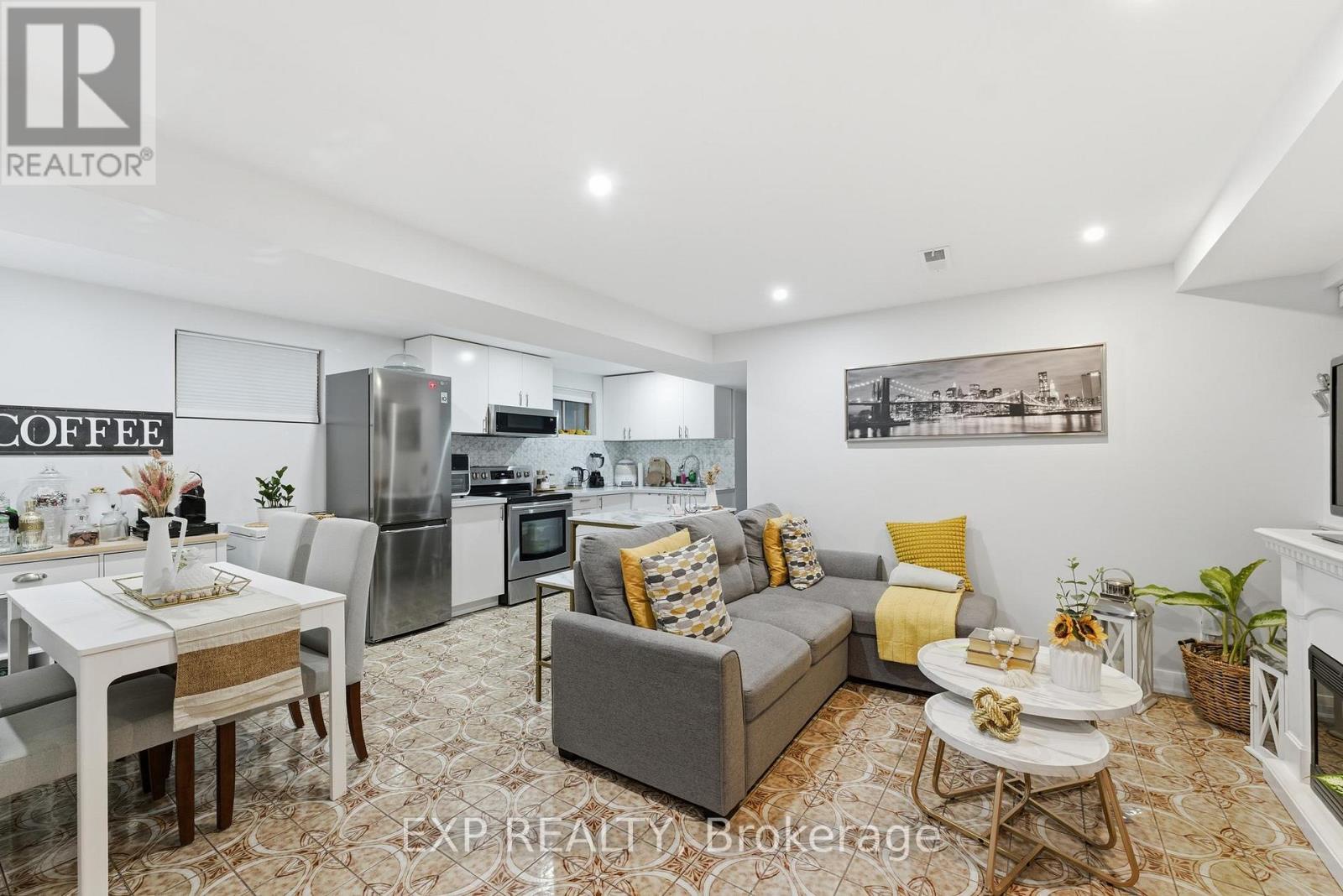 5 Hatherley Road, Toronto (caledonia-fairbank), Ontario