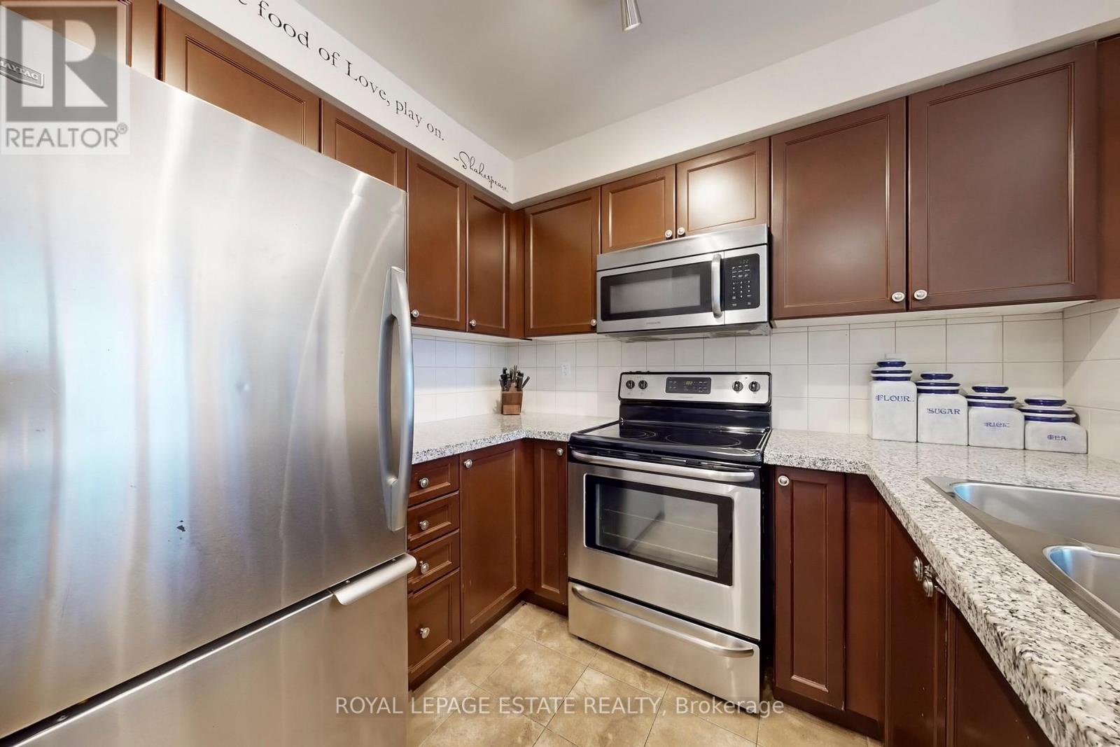 204 - 3 Michael Power Place, Toronto (islington-city Centre West), Ontario