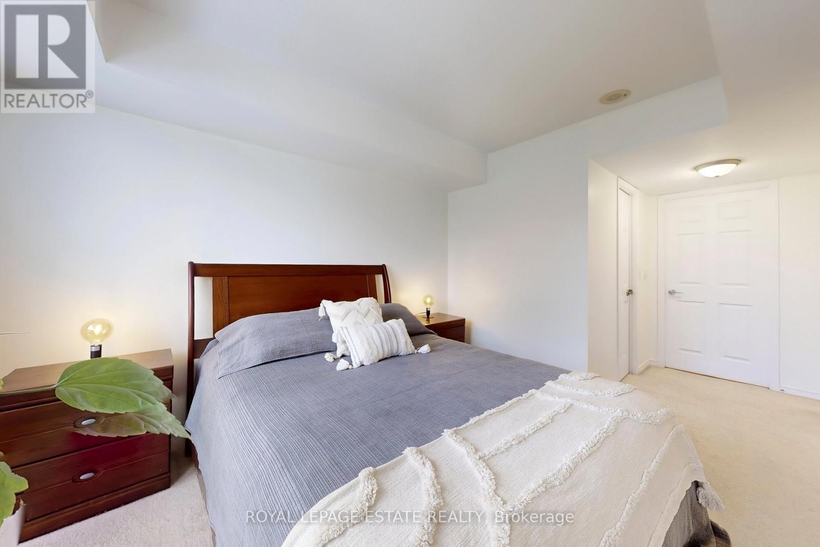 204 - 3 Michael Power Place, Toronto (islington-city Centre West), Ontario