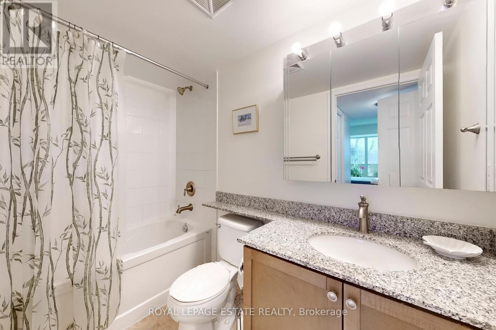 204 - 3 Michael Power Place, Toronto (islington-city Centre West), Ontario