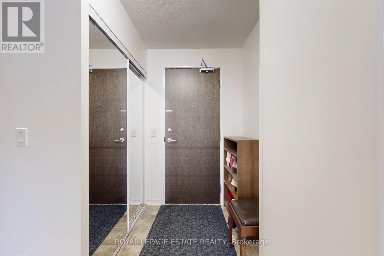 204 - 3 Michael Power Place, Toronto (islington-city Centre West), Ontario