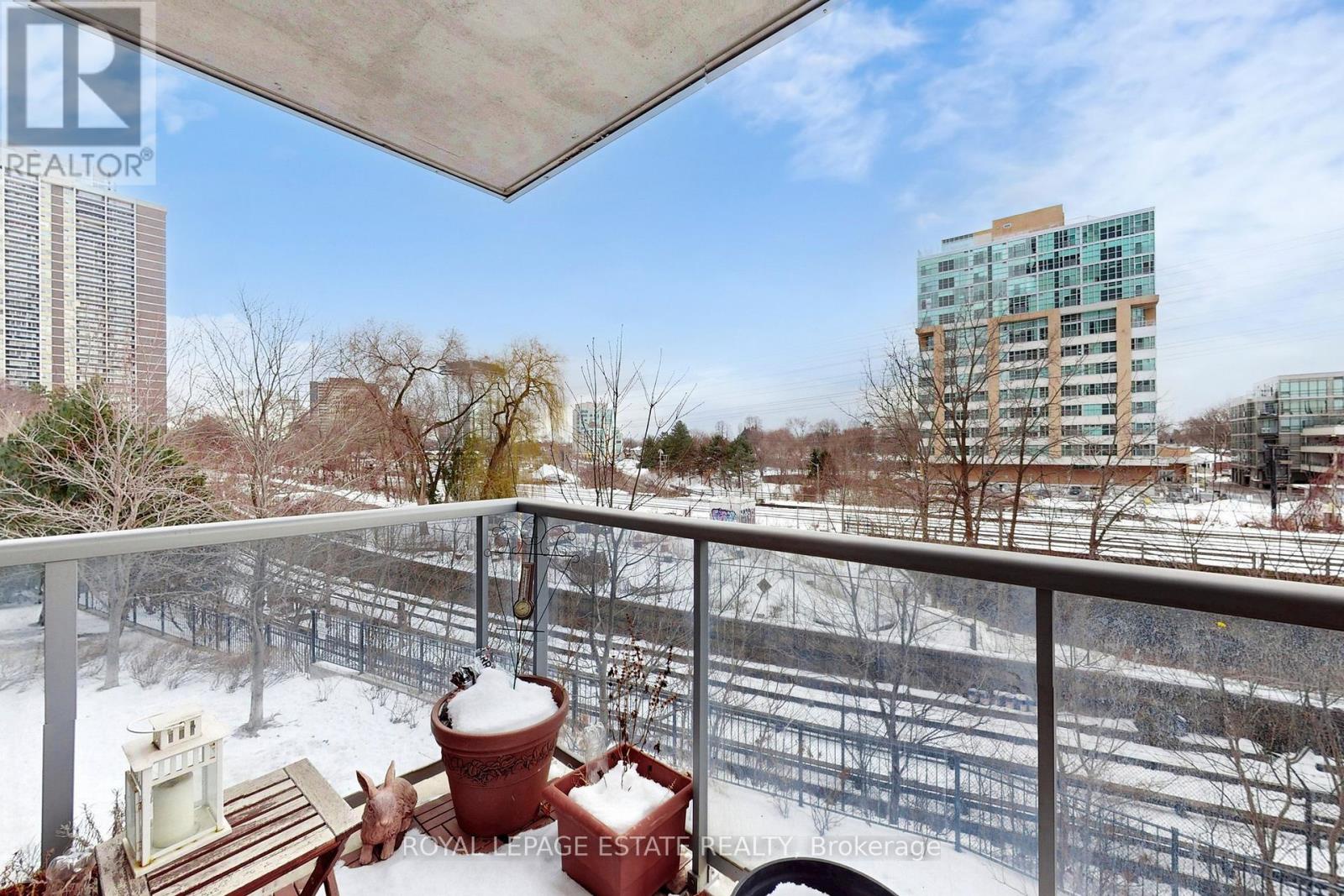 204 - 3 Michael Power Place, Toronto (islington-city Centre West), Ontario