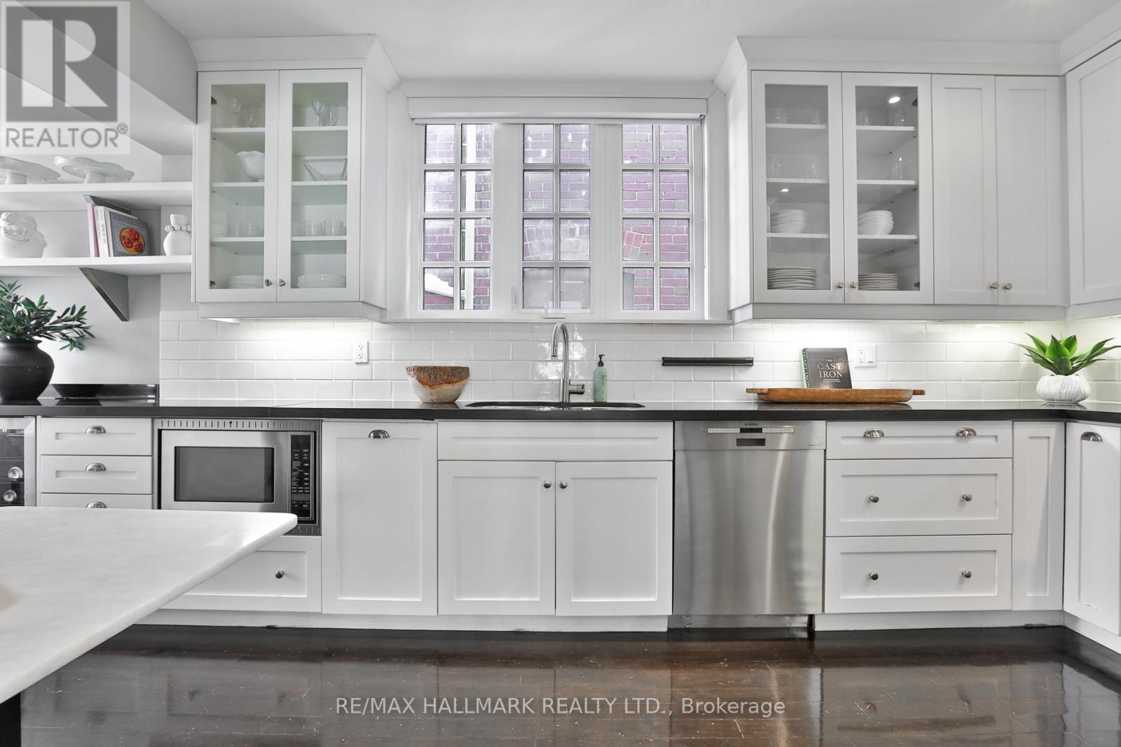 9 Glenarden Road, Toronto (forest Hill North), Ontario