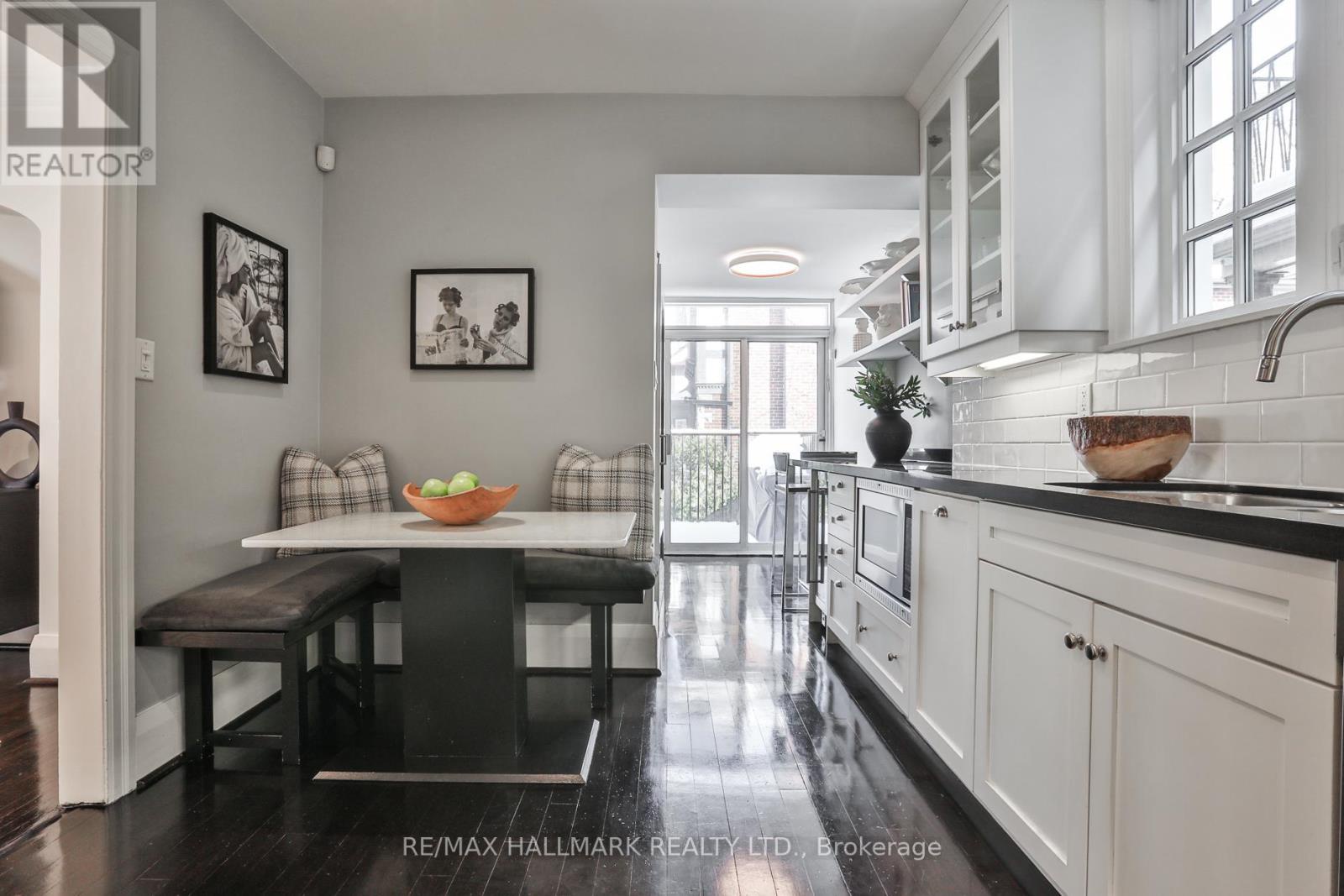 9 Glenarden Road, Toronto (forest Hill North), Ontario