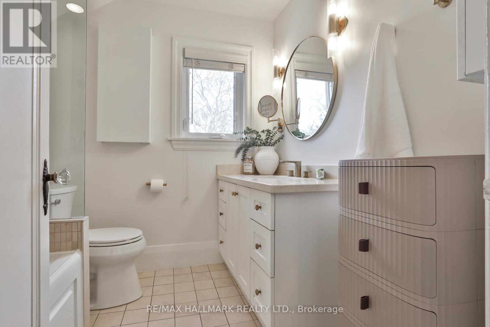 9 Glenarden Road, Toronto (forest Hill North), Ontario