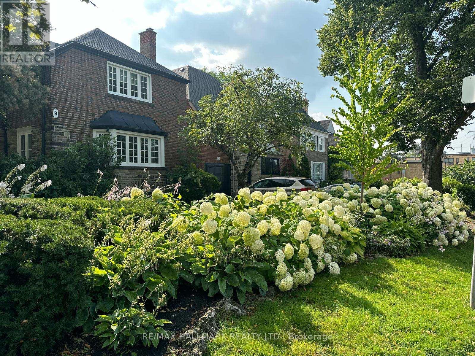 9 Glenarden Road, Toronto (forest Hill North), Ontario