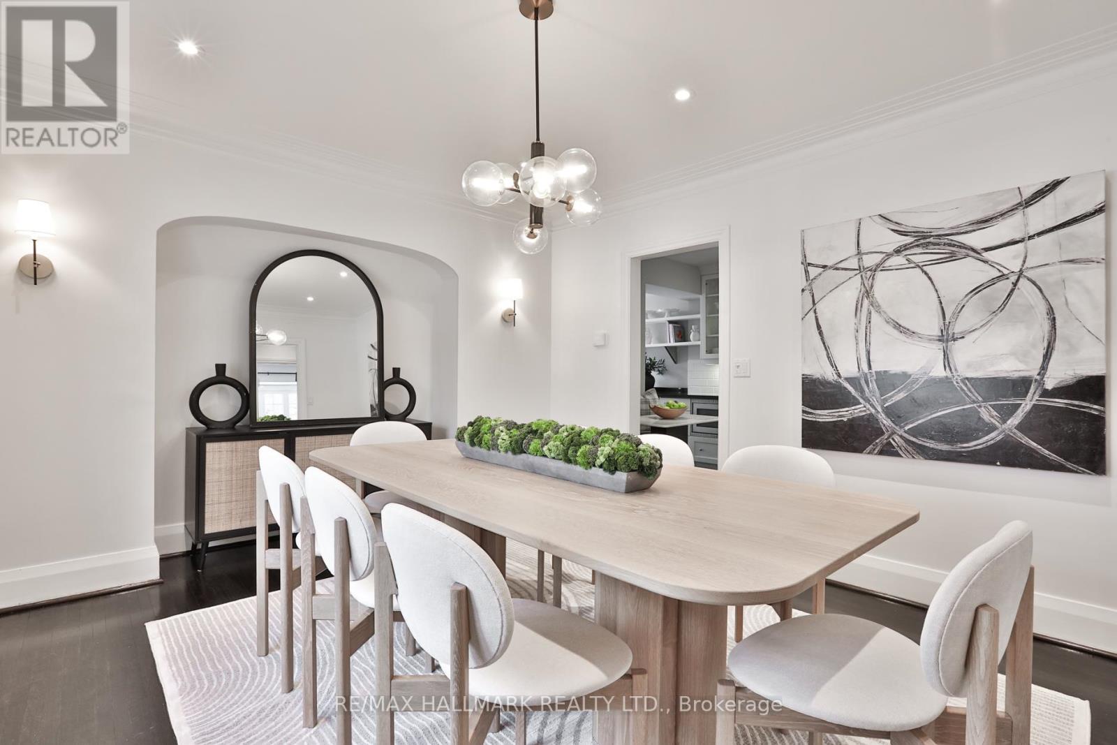 9 Glenarden Road, Toronto (forest Hill North), Ontario