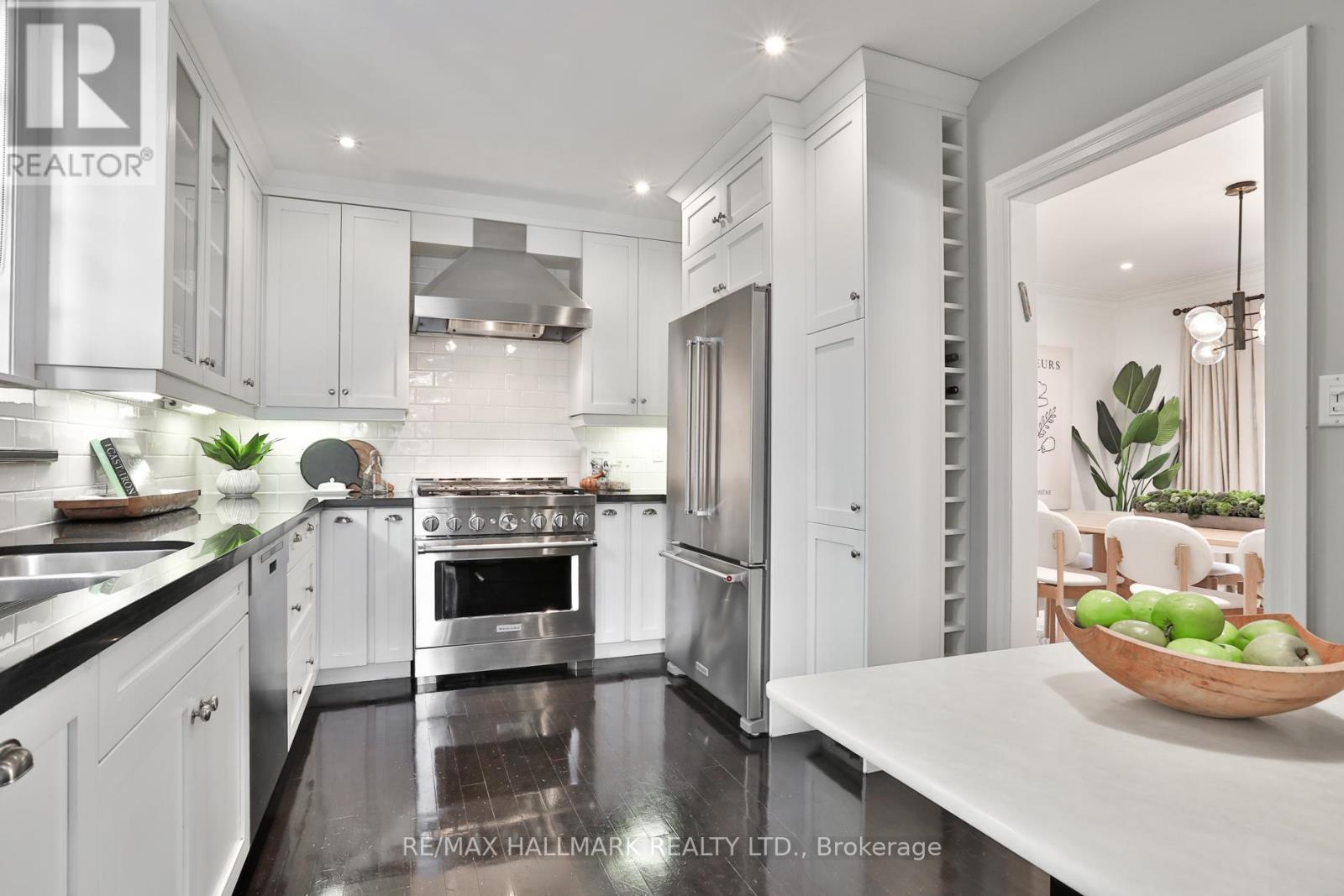 9 Glenarden Road, Toronto (forest Hill North), Ontario