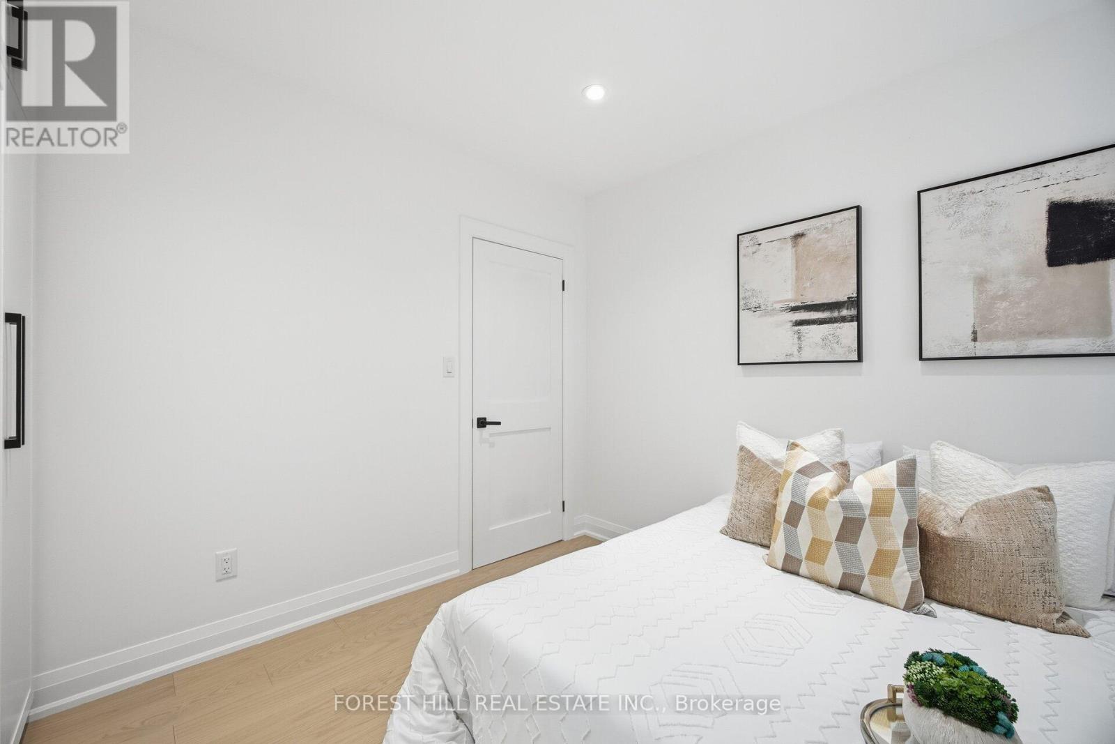 128 Duvernet Avenue, Toronto (east End-danforth), Ontario