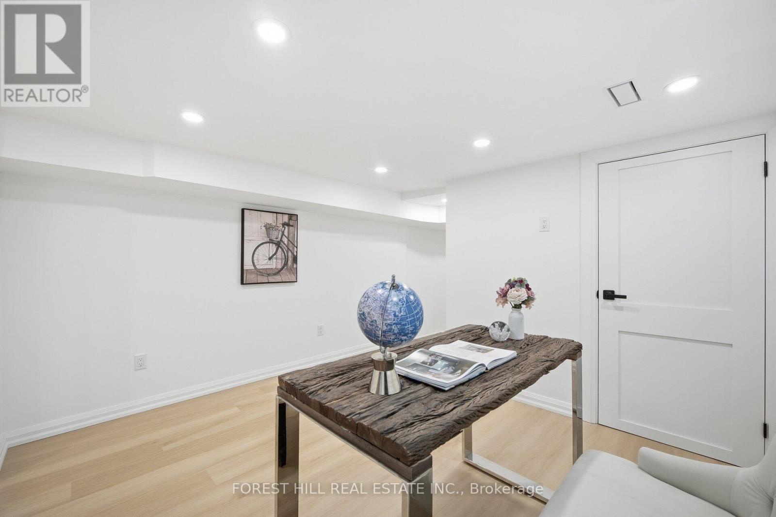 128 Duvernet Avenue, Toronto (east End-danforth), Ontario