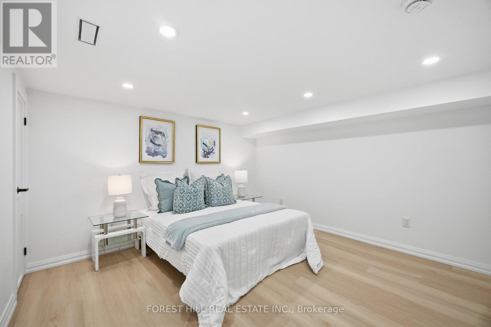 128 Duvernet Avenue, Toronto (east End-danforth), Ontario