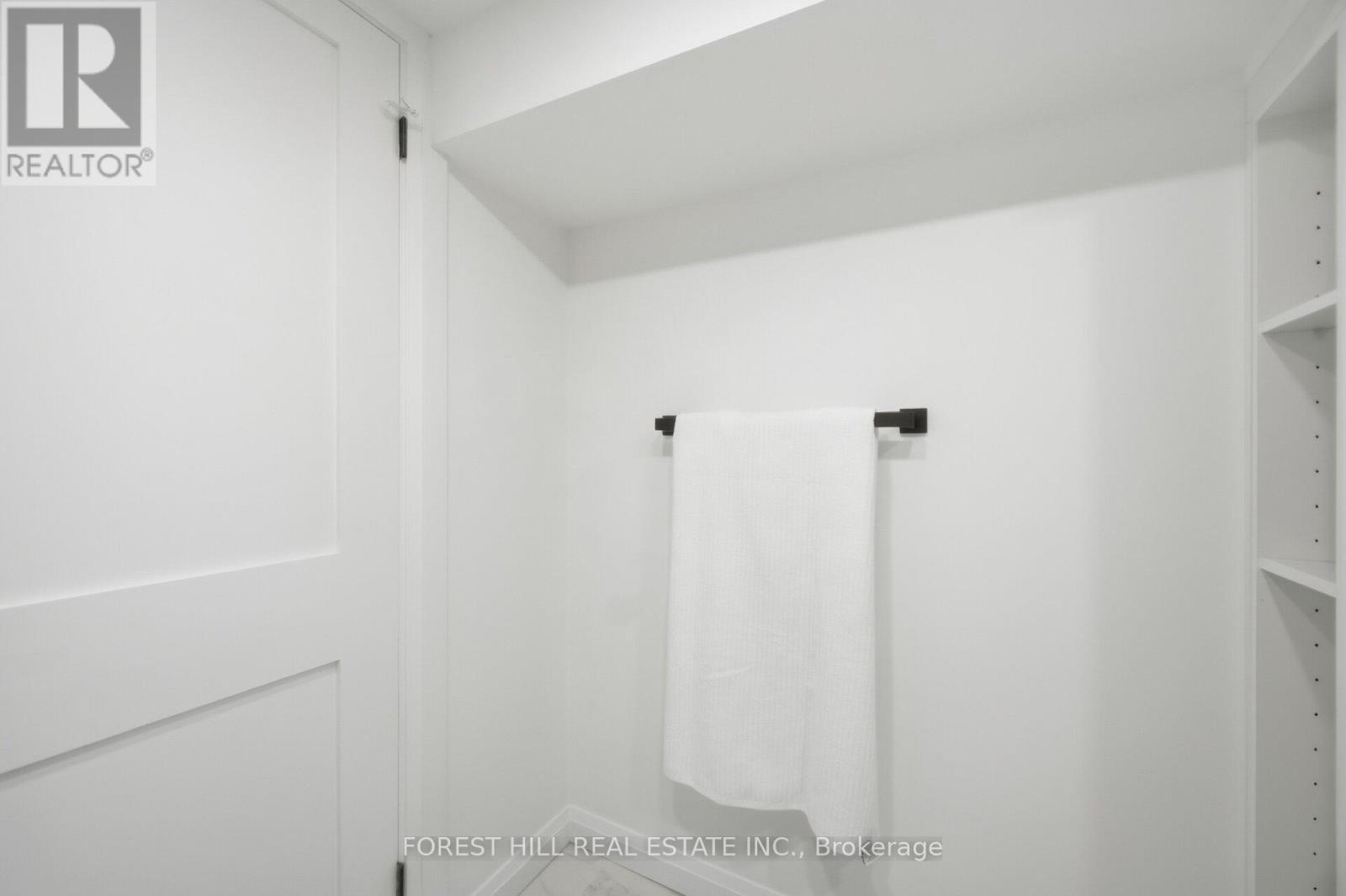 128 Duvernet Avenue, Toronto (east End-danforth), Ontario