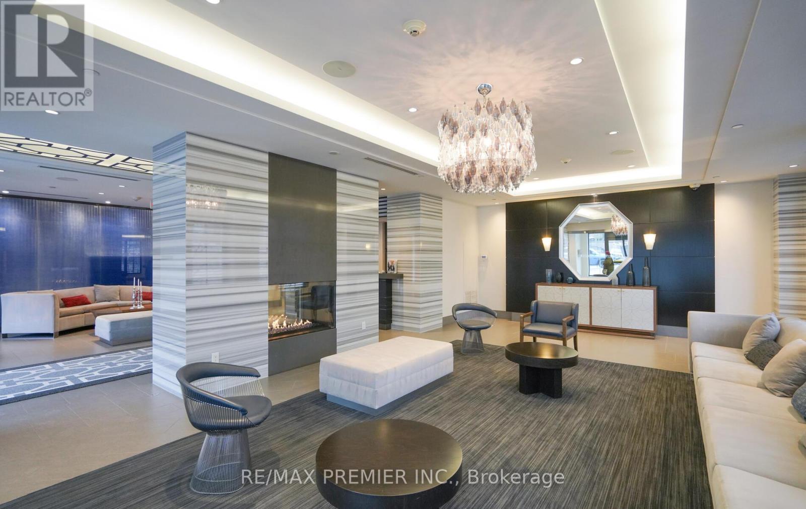 303 - 2 Old Mill Drive, Toronto (high Park-swansea), Ontario