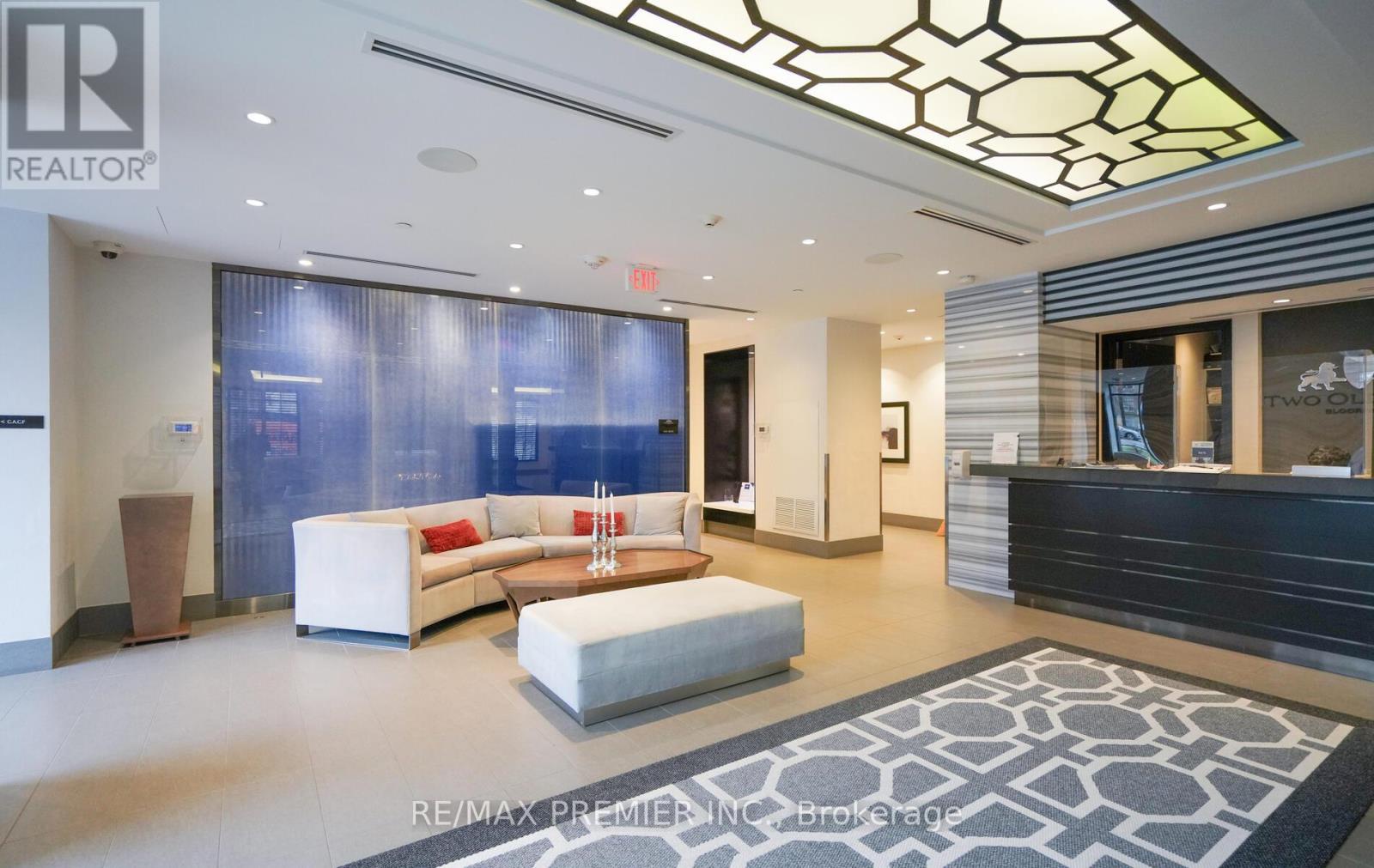 303 - 2 Old Mill Drive, Toronto (high Park-swansea), Ontario