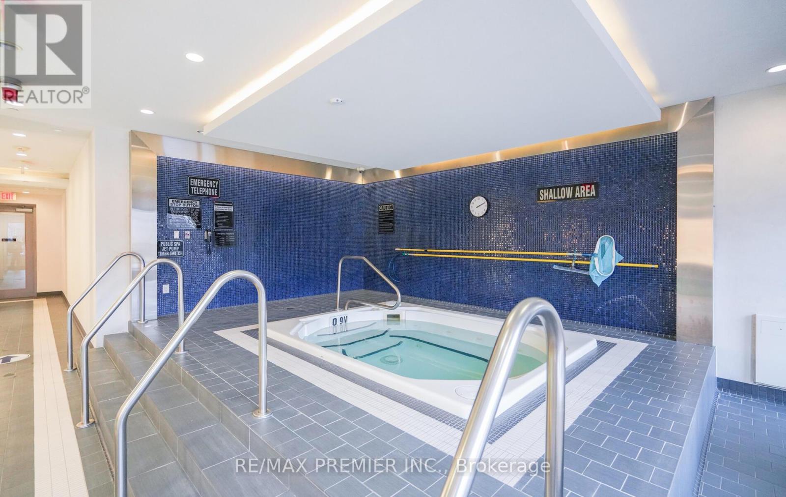 303 - 2 Old Mill Drive, Toronto (high Park-swansea), Ontario