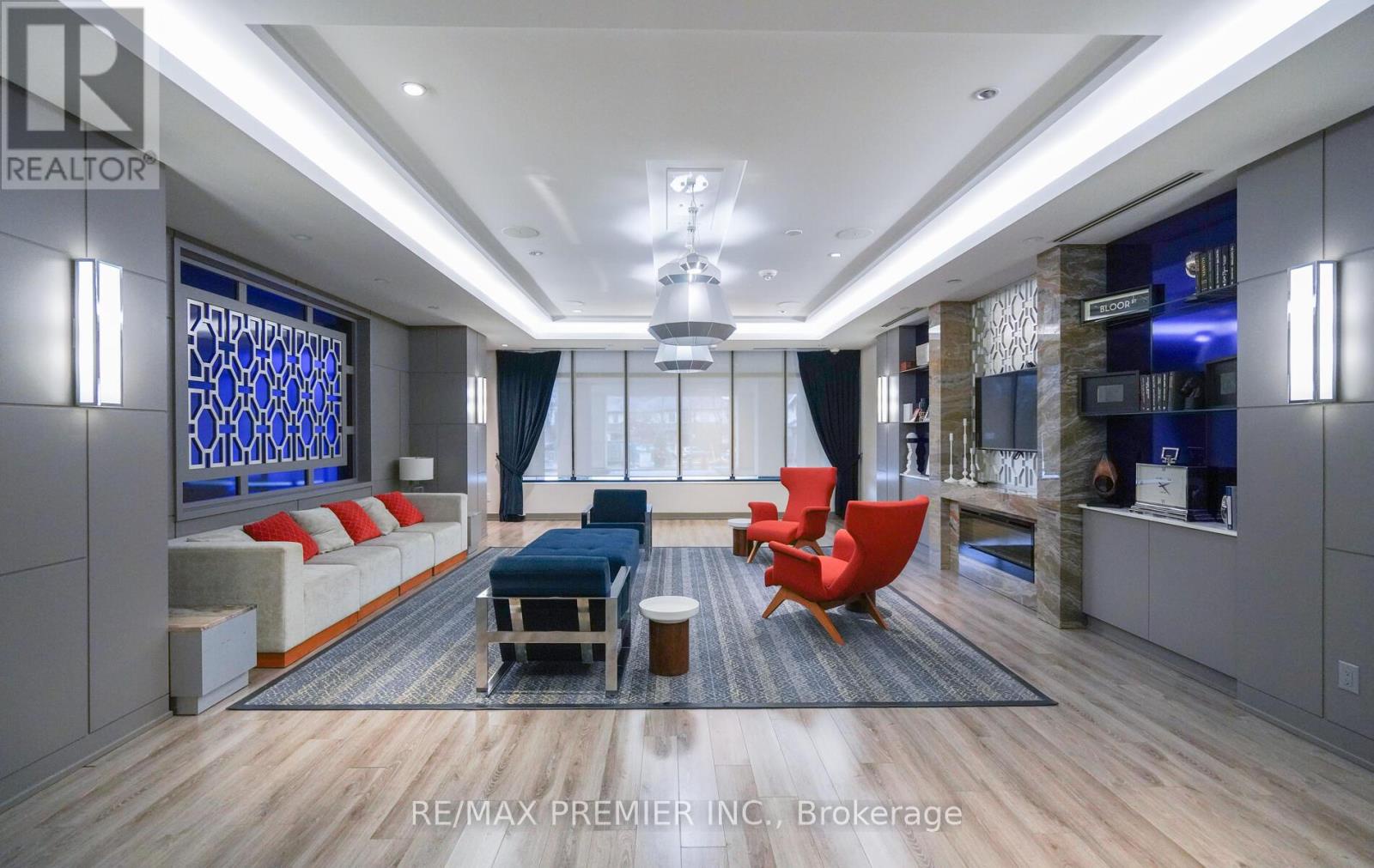 303 - 2 Old Mill Drive, Toronto (high Park-swansea), Ontario