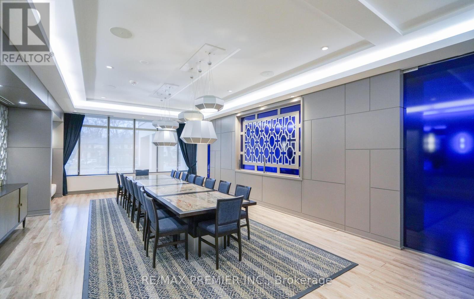 303 - 2 Old Mill Drive, Toronto (high Park-swansea), Ontario