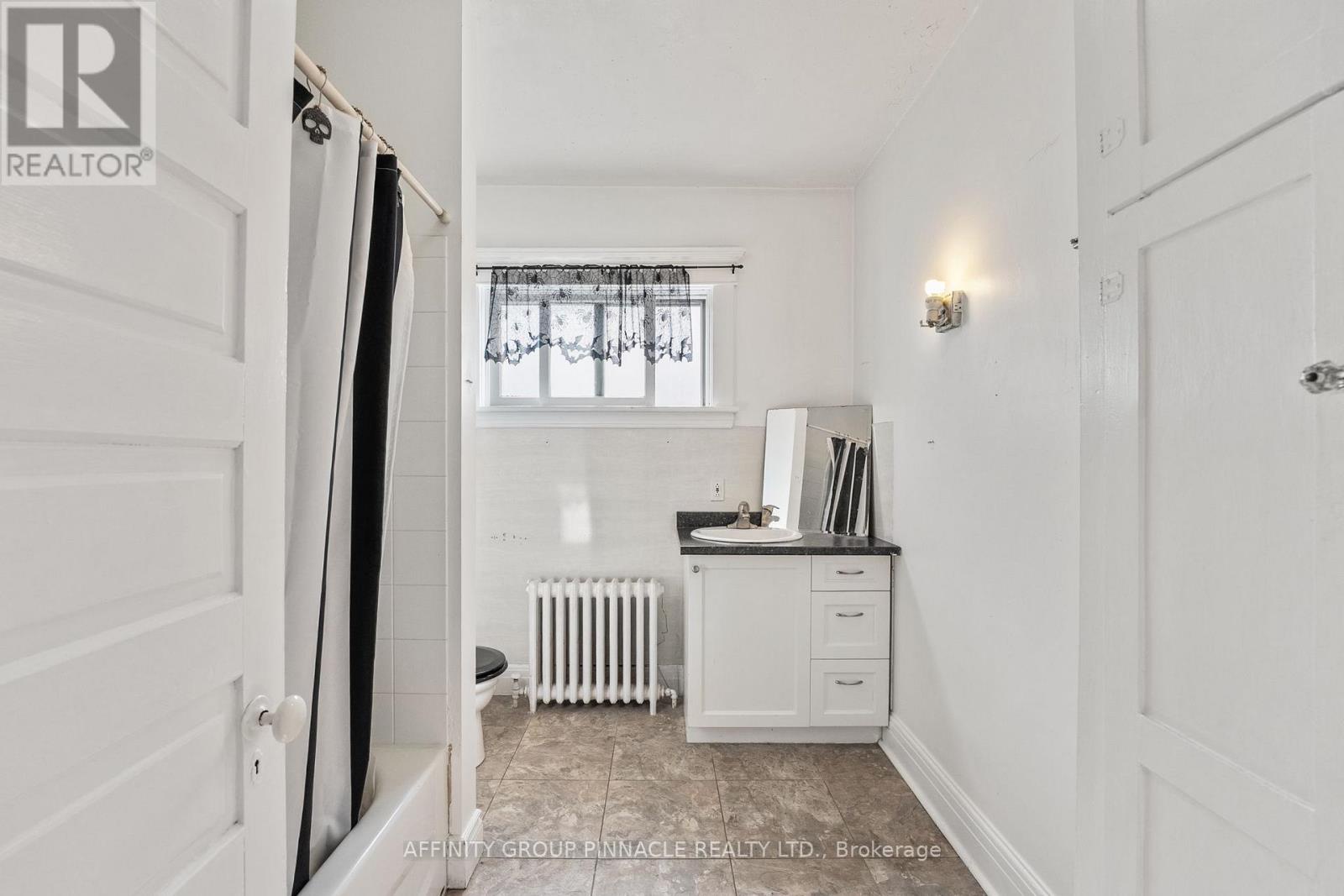 255 Kent Street W, Kawartha Lakes (lindsay), Ontario