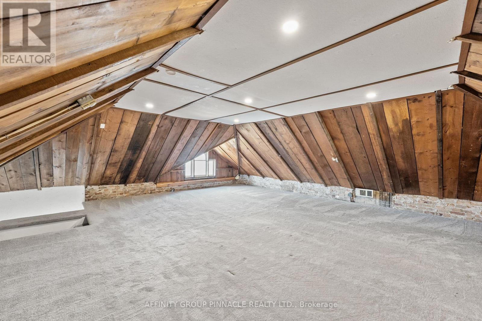 255 Kent Street W, Kawartha Lakes (lindsay), Ontario