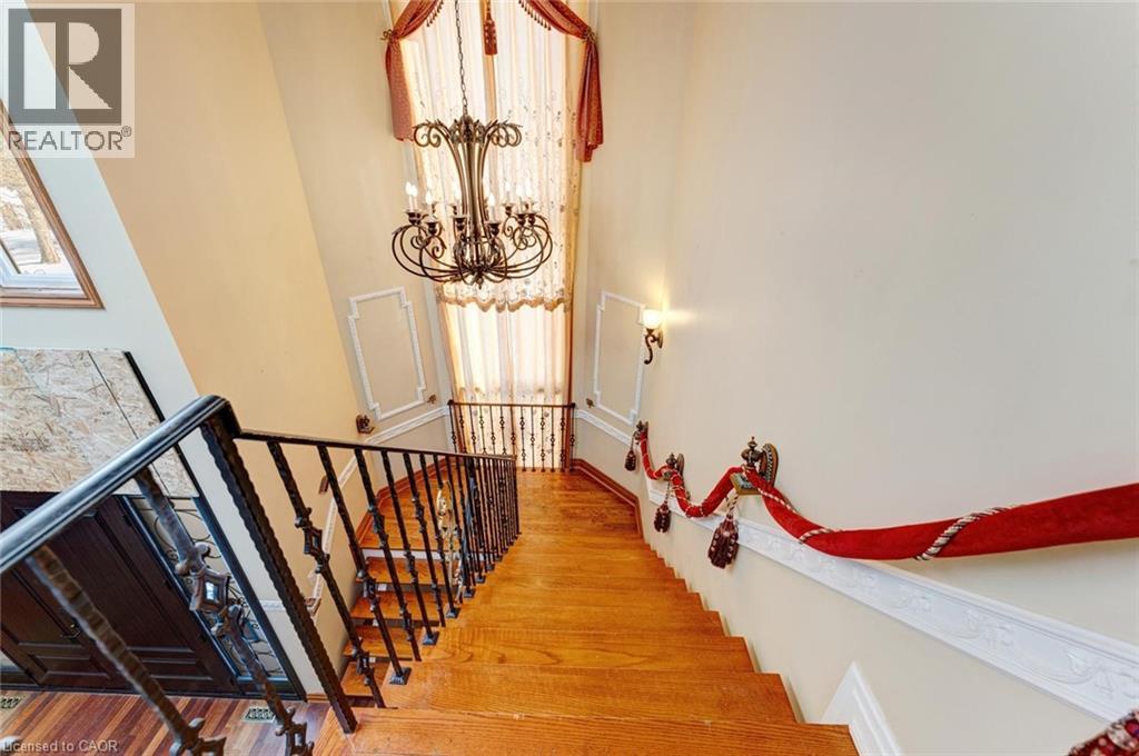 10 Merrydale Court, Brampton, Ontario