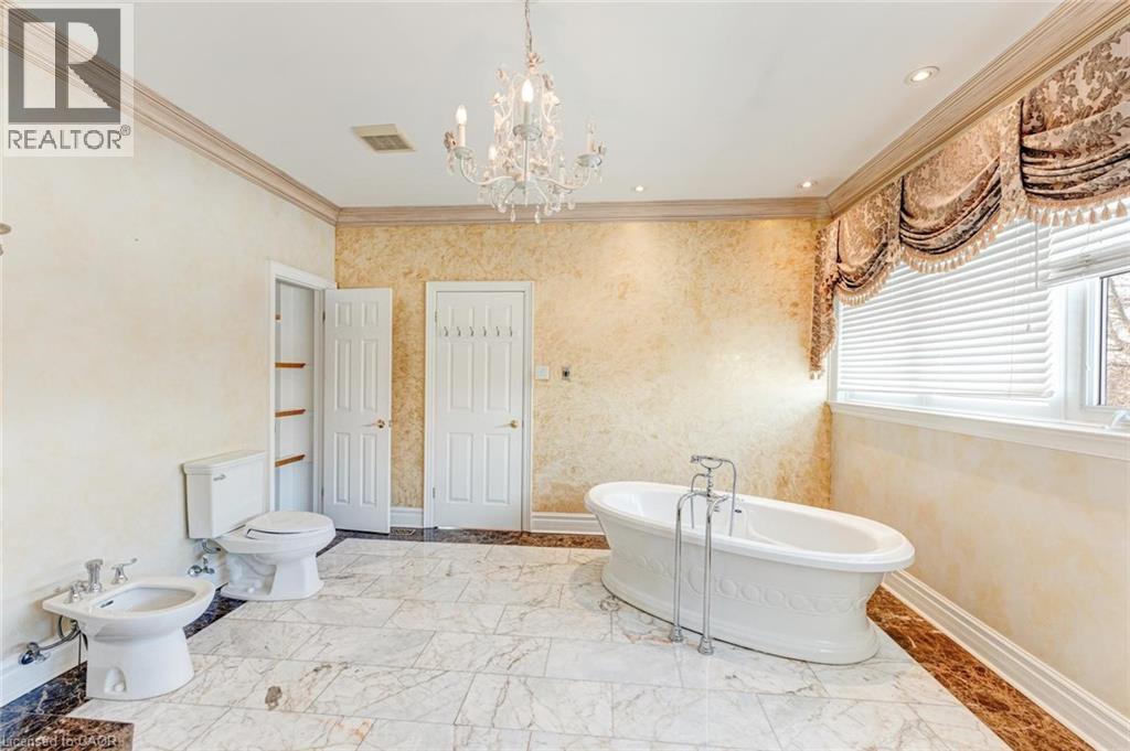 10 Merrydale Court, Brampton, Ontario