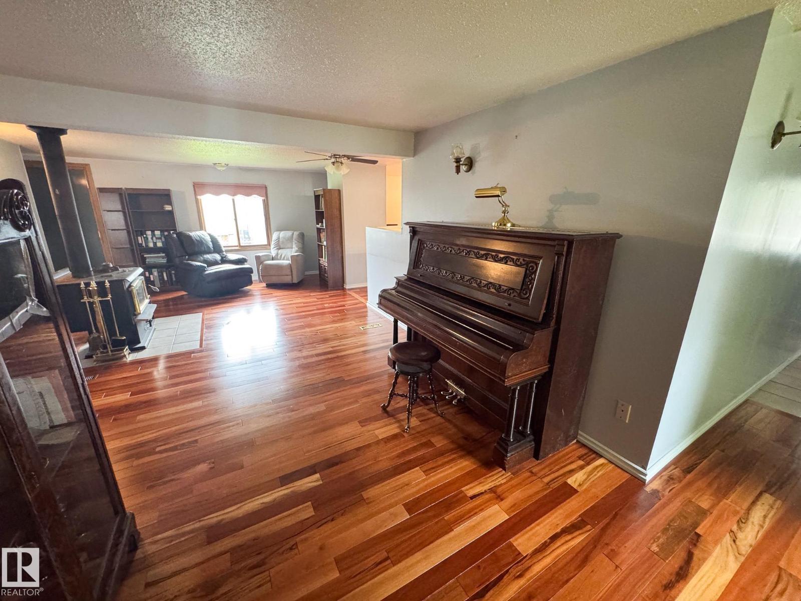 27 Auttreaux Dr, Whitecourt, Alberta