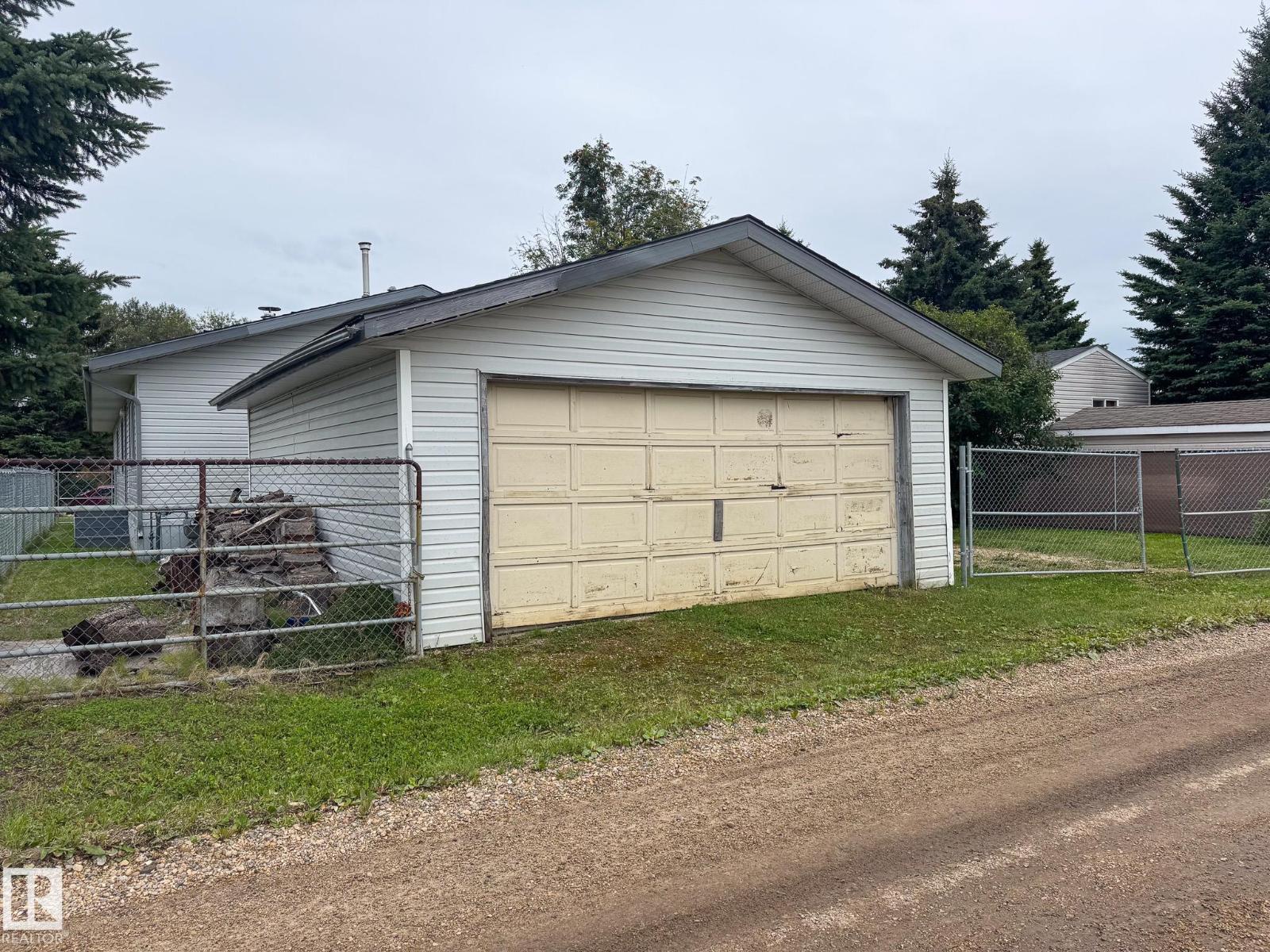 27 Auttreaux Dr, Whitecourt, Alberta