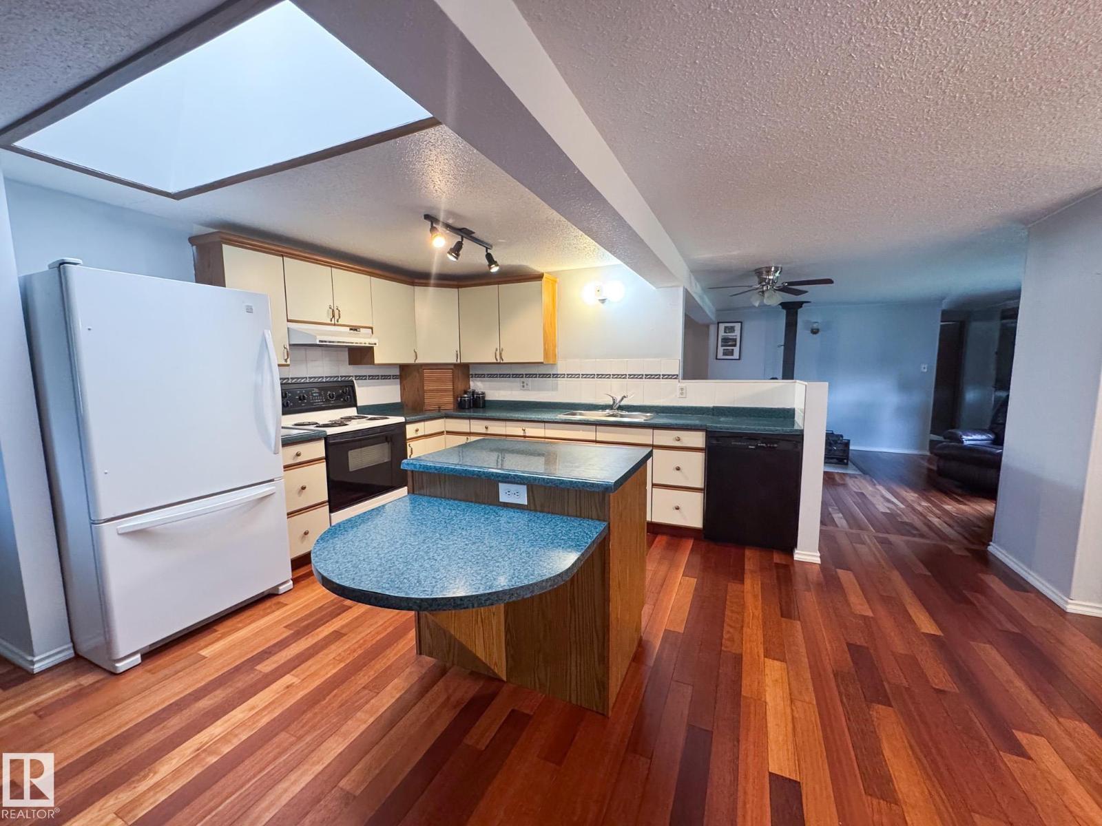 27 Auttreaux Dr, Whitecourt, Alberta