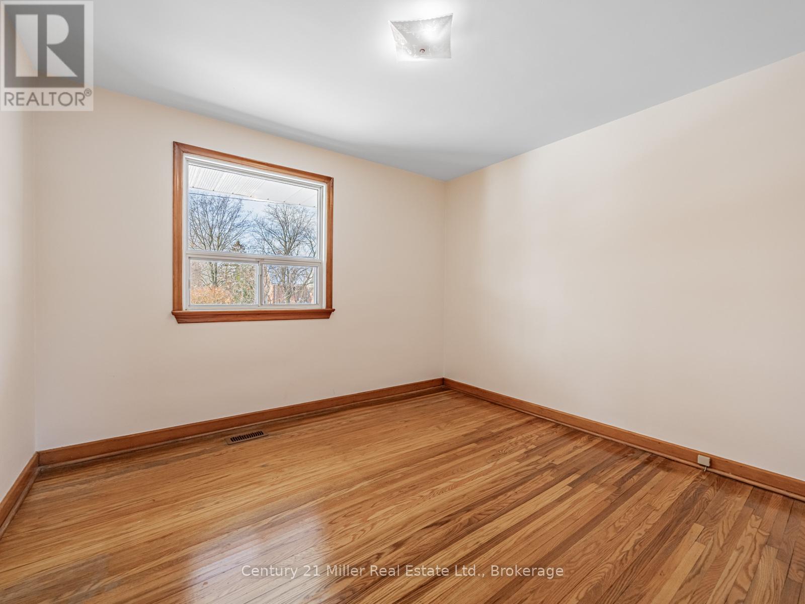 309 Queen Mary Drive, Oakville (co Central), Ontario