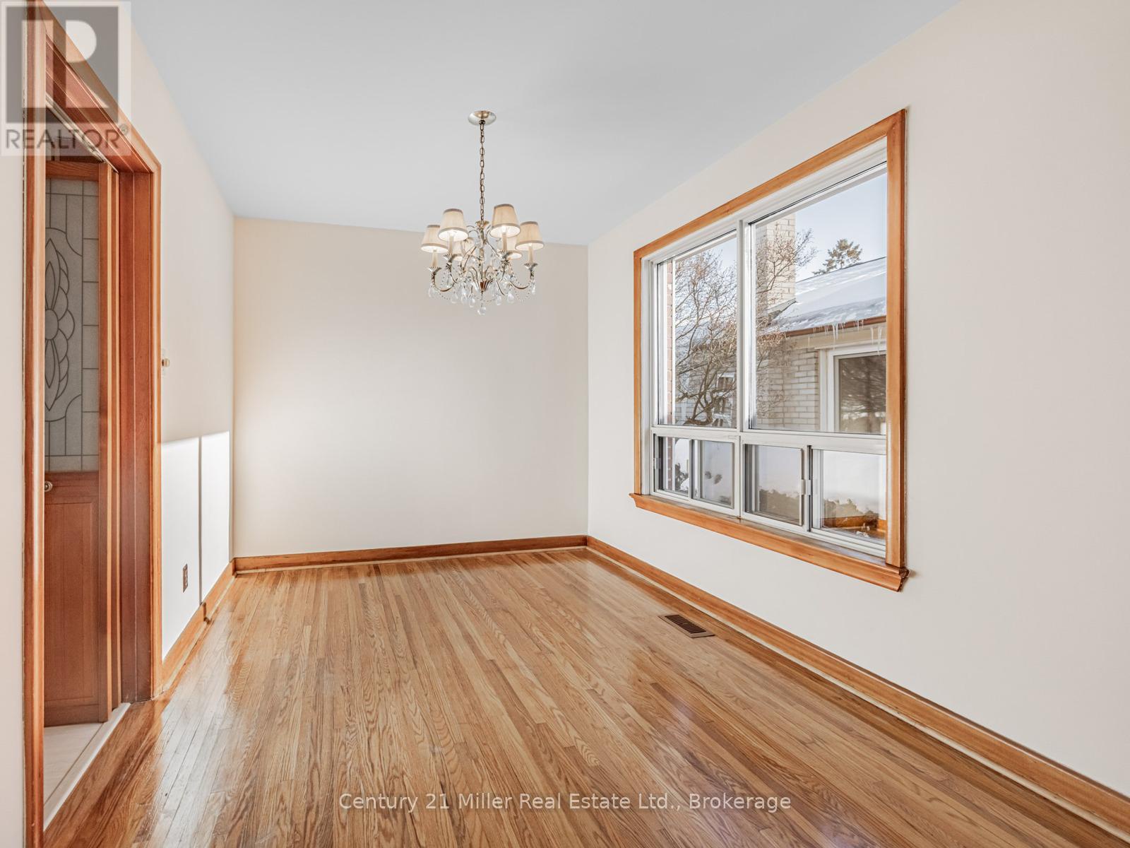 309 Queen Mary Drive, Oakville (co Central), Ontario