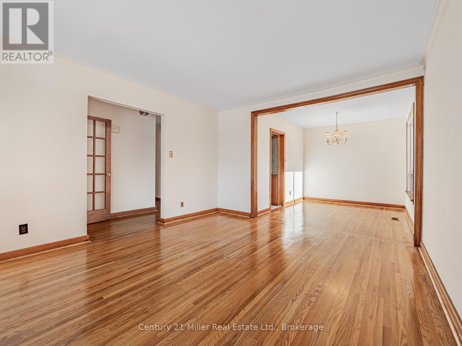 309 Queen Mary Drive, Oakville (co Central), Ontario