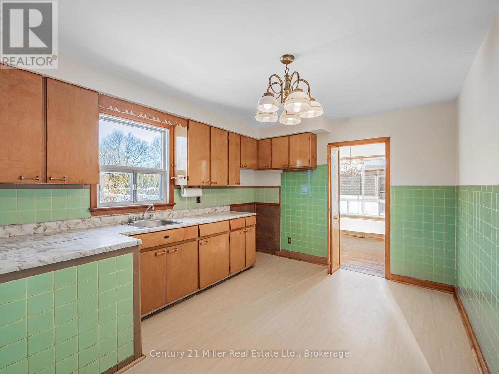 309 Queen Mary Drive, Oakville (co Central), Ontario